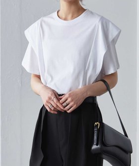 【ラナン/Ranan】のRanan/ラッフルショルダーTシャツ 人気、トレンドファッション・服の通販 founy(ファニー) ファッション Fashion レディースファッション Fashion for Women トップス・カットソー Cut & Sew Tops シャツ・ブラウス・オフィスカジュアル Elegant Blouses & Button-Ups ロングTシャツ・Tシャツ Longline T-Shirts & Tees おすすめ Recommended / Our Picks カットソー Cut and Sewn Top スタイリッシュ Stylish, Fashionable スラックス Slacks, Dress Pants デニム Denim, Jeans Material トレンド Trend, Trending Now フレア Flare, Flared ベーシック Basic, Essential ボトム Bottoms, Lower Wear ポケット Pocket, Pocket Detail ワンポイント One Point, Statement Accent 夏 Summer |ID:prp329100004546904