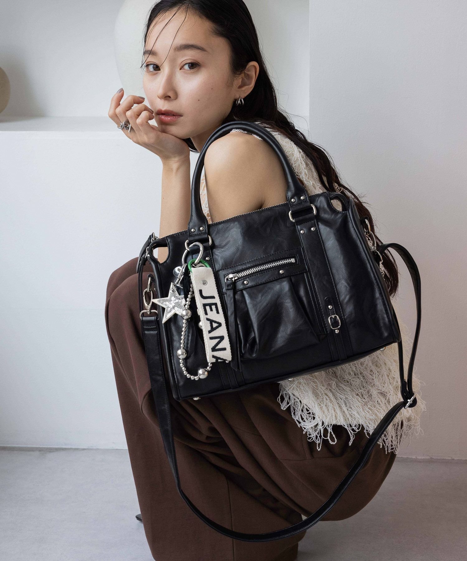 【ジーナシス/JEANASiS】のアンティークフェイクレザーボストン インテリア・キッズ・メンズ・レディースファッション・服の通販 founy(ファニー) 　ファッション　Fashion　レディースファッション　WOMEN　おすすめ　Recommend　アンティーク　Antique　ショルダー　Shoulder　ジャケット　Jacket　デニム　Denim　フェイクレザー　Faux Leather　ボストン　Boston　ポケット　Pocket　ヴィンテージ　Vintage　ブラック|ID: prp329100004546909 ipo3291000000032302316