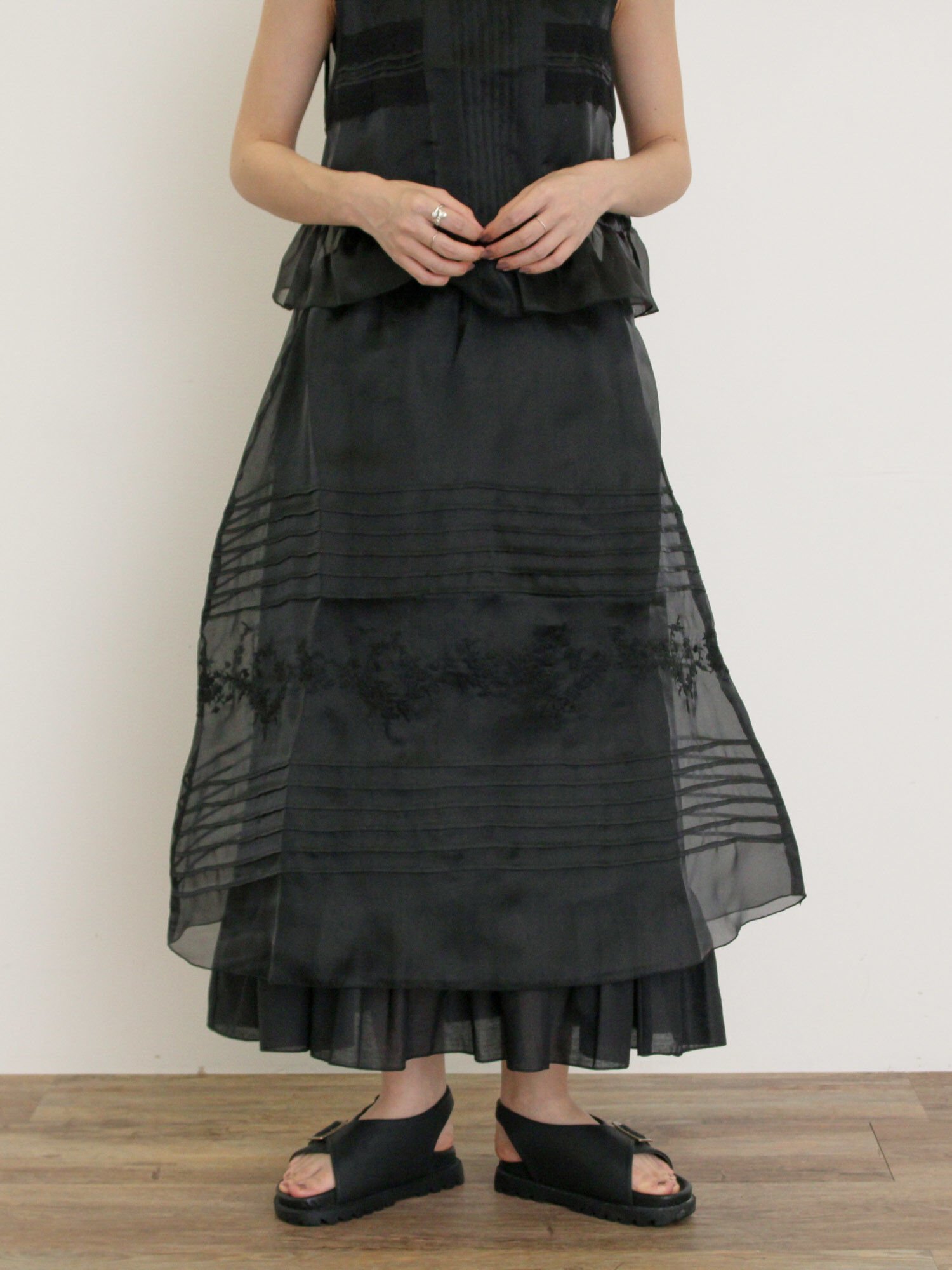 【サマンサモスモス/Samansa Mos2】のオーガンジー刺繍スカート インテリア・キッズ・メンズ・レディースファッション・服の通販 founy(ファニー) 　ファッション　Fashion　レディースファッション　WOMEN　スカート　Skirt　インナー　Inner　オーガンジー　Organdy　セパレート　Separate　フリル　Frills　ブラック|ID: prp329100004546925 ipo3291000000032303694