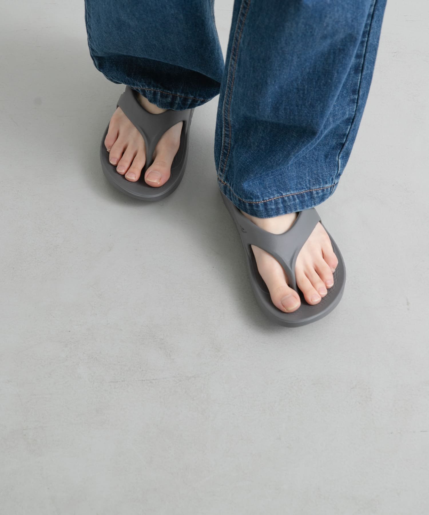【アーバンリサーチ ドアーズ/URBAN RESEARCH DOORS】のOOFOS OOriginal インテリア・キッズ・メンズ・レディースファッション・服の通販 founy(ファニー) 　ファッション　Fashion　レディースファッション　Fashion for Women　2025年　2025　2025春夏・S/S　Spring/Summer 2025 SS25　シューズ　Shoes, Footwear　シンプル　Simple, Minimal　スポーツ　Sports, Activewear　トレーナー　Sweatshirt, Trainer　ワンポイント　One Point, Statement Accent　夏　Summer　定番　Standard, Basic Item　S/S・春夏　SS, Spring/Summer, Warm Season　Slate|ID: prp329100004546996 ipo3291000000032529956