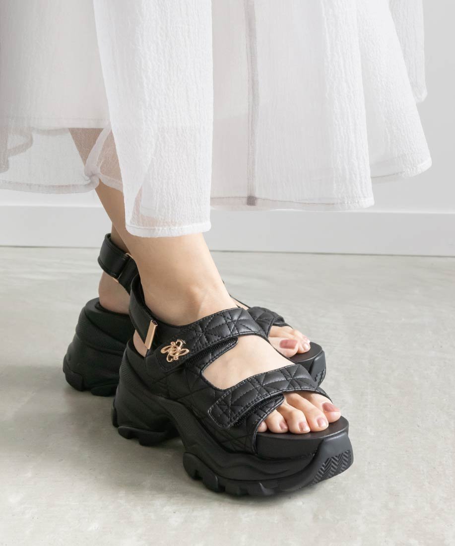 【ランダ/RANDA】のモノグラムパーツキルティングスポーツサンダル インテリア・キッズ・メンズ・レディースファッション・服の通販 founy(ファニー) 　ファッション　Fashion　レディースファッション　Fashion for Women　スポーツウェア　Functional & Stylish Sportswear　サンダル&ミュール　Sandals & Mules　キルティング　Quilted, Quilting　クッション　Cushion, Throw Pillow　サンダル　Sandals, Summer Shoes　スポーツ　Sports, Activewear　トレンド　Trend, Trending Now　フィット　Fit, Slim Fit　エレガント 上品　Elegant　BLACK|ID: prp329100004547024 ipo3291000000032709859