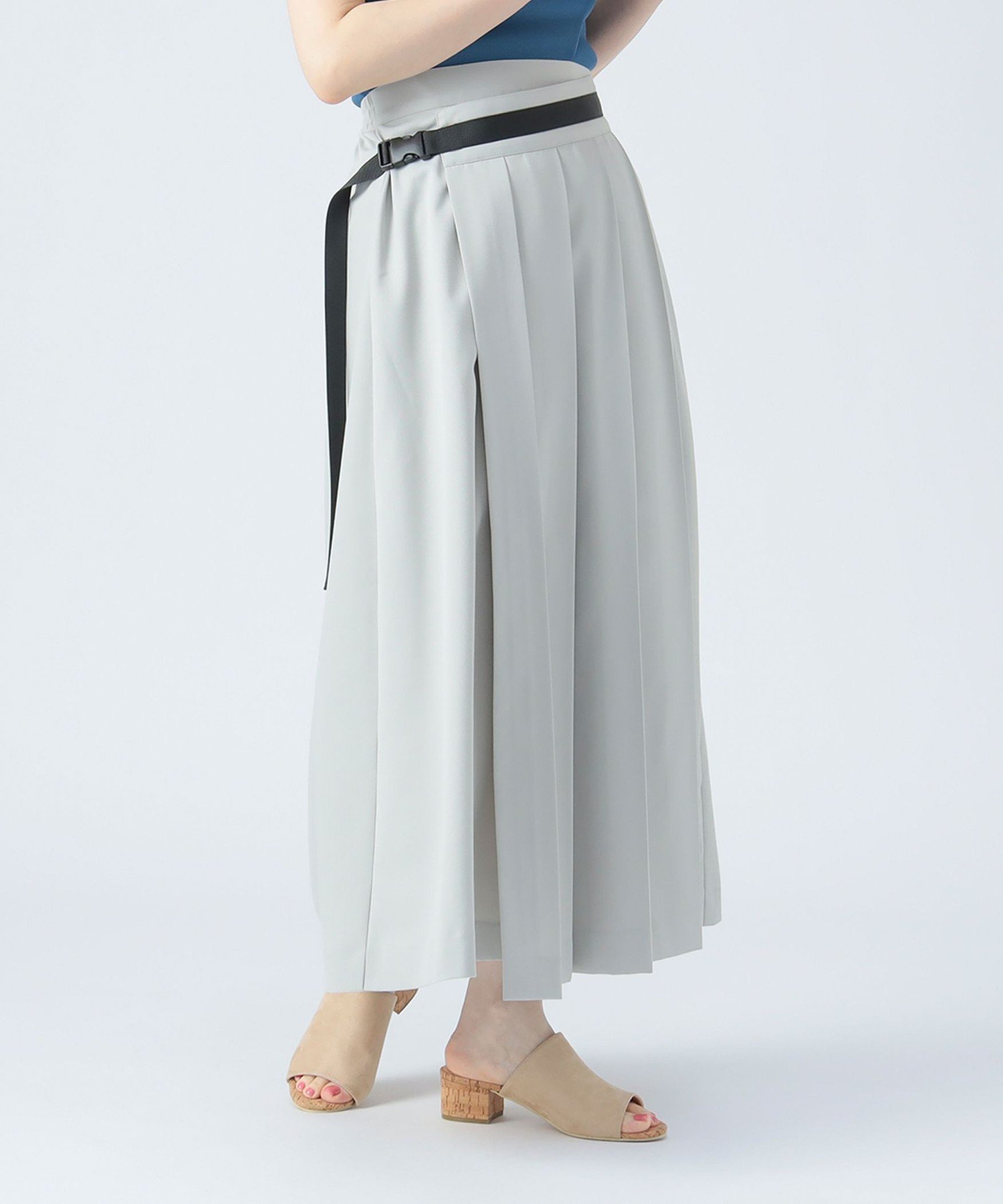 【ビームス ハート/BEAMS HEART】のガチャベルト ラップ風 スカート インテリア・キッズ・メンズ・レディースファッション・服の通販 founy(ファニー) 　ファッション　Fashion　レディースファッション　WOMEN　スカート　Skirt　ベルト　Belts　おすすめ　Recommend　クラシカル　Classical　クラシック　Classic　サンダル　Sandals　ショート　Short　ソックス　Socks　ツイル　Twill　トレンド　Trend　バランス　Balance　プリーツ　Pleats　ラップ　Wrap　ロング　Long　半袖　Short Sleeve　ICE GREY|ID: prp329100004547079 ipo3291000000032131206