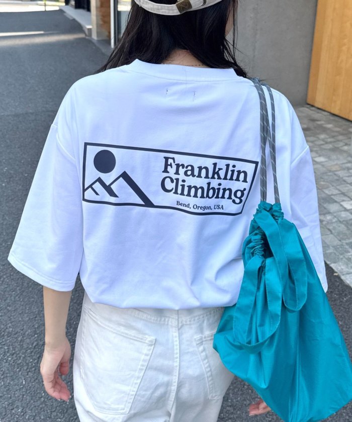【チャオパニックティピー/CIAOPANIC TYPY】の【Franklin Climbing】グラフィックバックロゴ半袖Tee インテリア・キッズ・メンズ・レディースファッション・服の通販 founy(ファニー) https://founy.com/ ファッション Fashion レディースファッション Fashion for Women トップス・カットソー Cut & Sew Tops バッグ Bags インナー Innerwear グラフィック Graphic, Graphic Design 軽量 Lightweight, Ultra Light スタイリッシュ Stylish, Fashionable ストレッチ Stretch, Stretchy Fabric スポーツ Sports, Activewear 定番 Standard, Basic Item フィット Fit, Slim Fit プリント Print, Printed Pattern ベーシック Basic, Essential 半袖 Short Sleeve, Half Sleeve ランニング Running, Running Wear, Activewear, Jogging |ID: prp329100004547305 ipo3291000000032727696