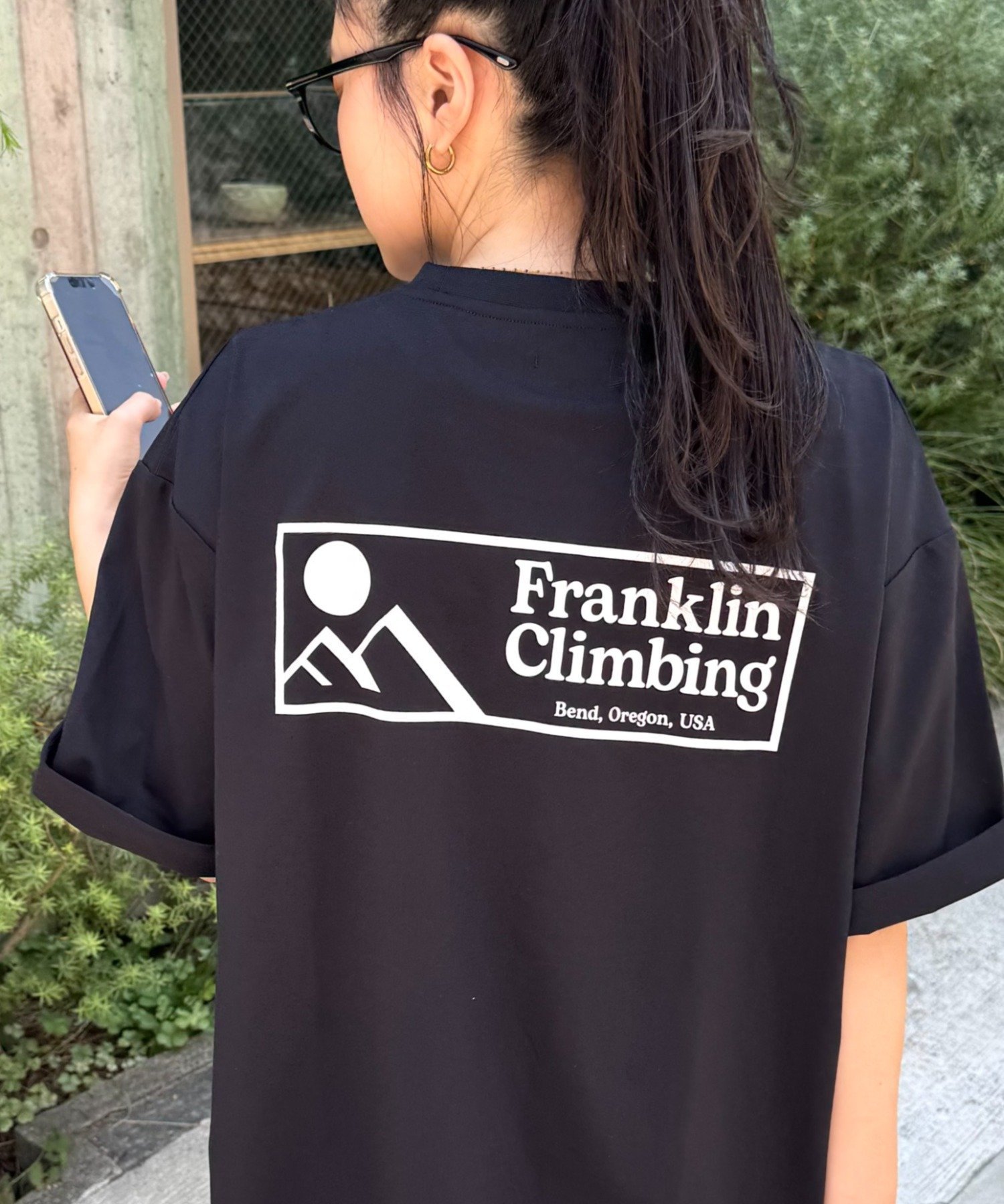【チャオパニックティピー/CIAOPANIC TYPY】の【Franklin Climbing】グラフィックバックロゴ半袖Tee インテリア・キッズ・メンズ・レディースファッション・服の通販 founy(ファニー) 　ファッション　Fashion　レディースファッション　Fashion for Women　トップス・カットソー　Cut & Sew Tops　バッグ　Bags　インナー　Innerwear　グラフィック　Graphic, Graphic Design　軽量　Lightweight, Ultra Light　スタイリッシュ　Stylish, Fashionable　ストレッチ　Stretch, Stretchy Fabric　スポーツ　Sports, Activewear　定番　Standard, Basic Item　フィット　Fit, Slim Fit　プリント　Print, Printed Pattern　ベーシック　Basic, Essential　半袖　Short Sleeve, Half Sleeve　ランニング　Running, Running Wear, Activewear, Jogging　ブラック|ID: prp329100004547305 ipo3291000000032727700