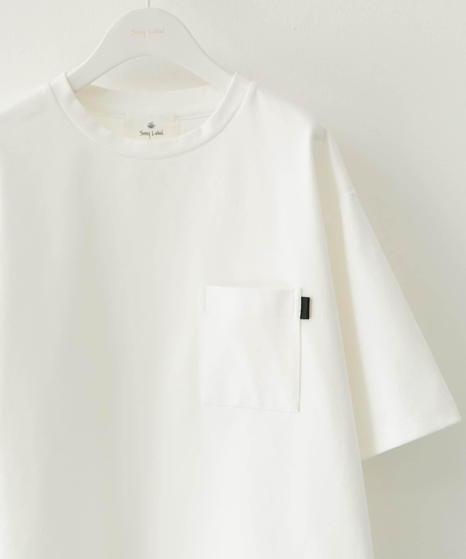 【サニーレーベル/Sonny Label / URBAN RESEARCH / MEN】のポンチポケット付ショートスリーブTシャツ インテリア・キッズ・メンズ・レディースファッション・服の通販 founy(ファニー) 　ファッション　Fashion　メンズファッション　Fashion for Men　オレンジ　Orange　カラフル　Colorful Design　ショート　Short, Short Length　シンプル　Simple, Minimal　スニーカー　Sneakers, Trainers　スポーツ　Sports, Activewear　スリーブ　Sleeve, Long Sleeve / Short Sleeve　トレンド　Trend, Trending Now　定番　Standard, Basic Item　フィット　Fit, Slim Fit　ボトム　Bottoms, Lower Wear　ポケット　Pocket, Pocket Detail　無地　Plain, Solid Color　リラックス　Relax, Relaxed Fit　ワンポイント　One Point, Statement Accent　S/S・春夏　SS, Spring/Summer, Warm Season　おすすめ　Recommended / Our Picks　夏　Summer　2025年　2025　2025春夏・S/S　Spring/Summer 2025 SS25　ホワイト|ID: prp329100004547356 ipo3291000000033574918