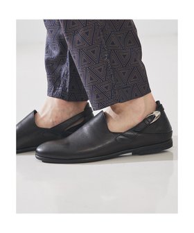 【アルフレッド バニスター/alfredoBANNISTER / MEN】の【2WAY】カウンターレス バックストラップ スリッポン 人気、トレンドファッション・服の通販 founy(ファニー) ファッション Fashion メンズファッション MEN アシンメトリー Asymmetry インソール Insole エレガント 上品 Elegant カッティング Cutting シューズ Shoes スニーカー Sneakers スラックス Slacks スリッパ Slipper スリッポン Slip-Ons フィット Fit フラット Flat フレア Flare ベロア Velor ミュール Mule ラバー Rubber ワイド Wide おすすめ Recommend |ID:prp329100004547412