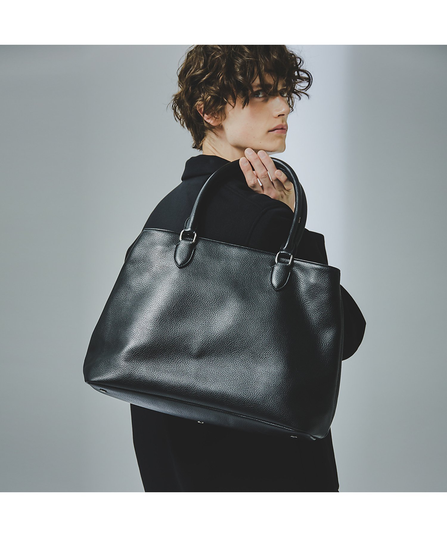 【アバハウス/ABAHOUSE / MEN】の【WEB別注】シボレザー 横型トートバッグ / クラッチバッグ付き / A4サイ インテリア・キッズ・メンズ・レディースファッション・服の通販 founy(ファニー) 　ファッション　Fashion　メンズファッション　Men's Style Online　バッグ　Bag/Men　トートバッグ　Tote Bags　クラッチ　Clutch　シンプル　Simple　ジャケット　Jacket　スウェット　Sweat　セットアップ　Set Up　人気　Popularity　バランス　Balance　ポケット　Pocket　別注　Special Order　マグネット　Magnet　リュック　Ruck Sack　ワンポイント　One Point　おすすめ　Recommend　ブラック|ID: prp329100004547460 ipo3291000000032691976