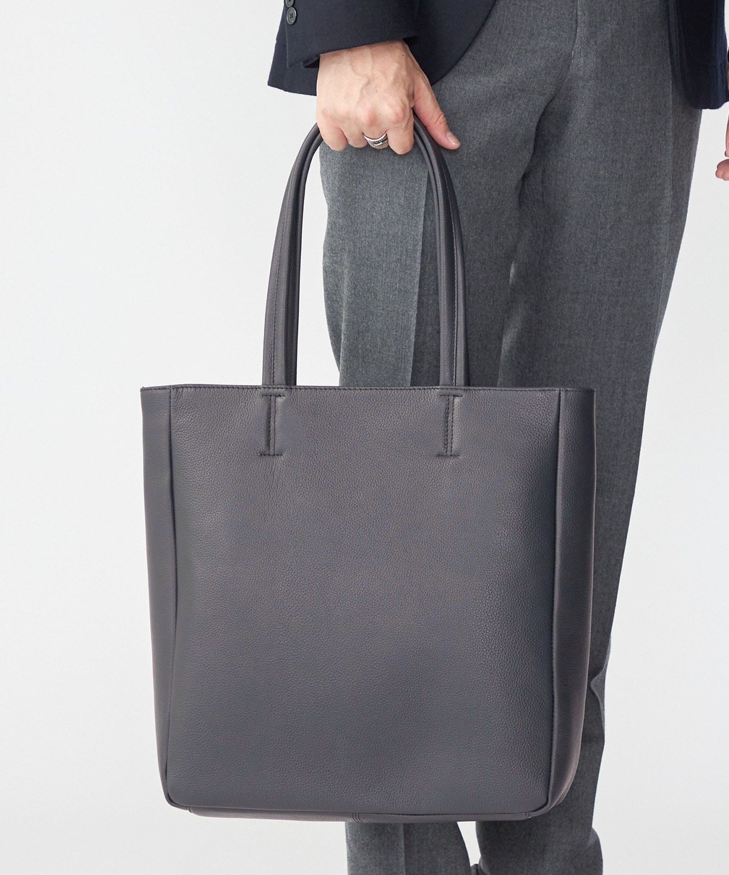 【シップス/SHIPS / MEN】のSHIPS スマート レザー ヴァーティカル トートバッグ 人気、トレンドファッション・服の通販 founy(ファニー) 　ファッション　Fashion　メンズファッション　Fashion for Men　バッグ　Bags　トートバッグ / 通勤・大容量バッグ　Tote Bags　ジップ　Zip, Zipper　スマート　Smart, Elegant　ポケット　Pocket, Pocket Detail　ライニング　Inner Lining, Inner Fabric, Lined　エレガント 上品　Elegant　ビジネス 仕事 通勤　Business / Work / Commuting　 other-1|ID: prp329100004547470 ipo3291000000032784568