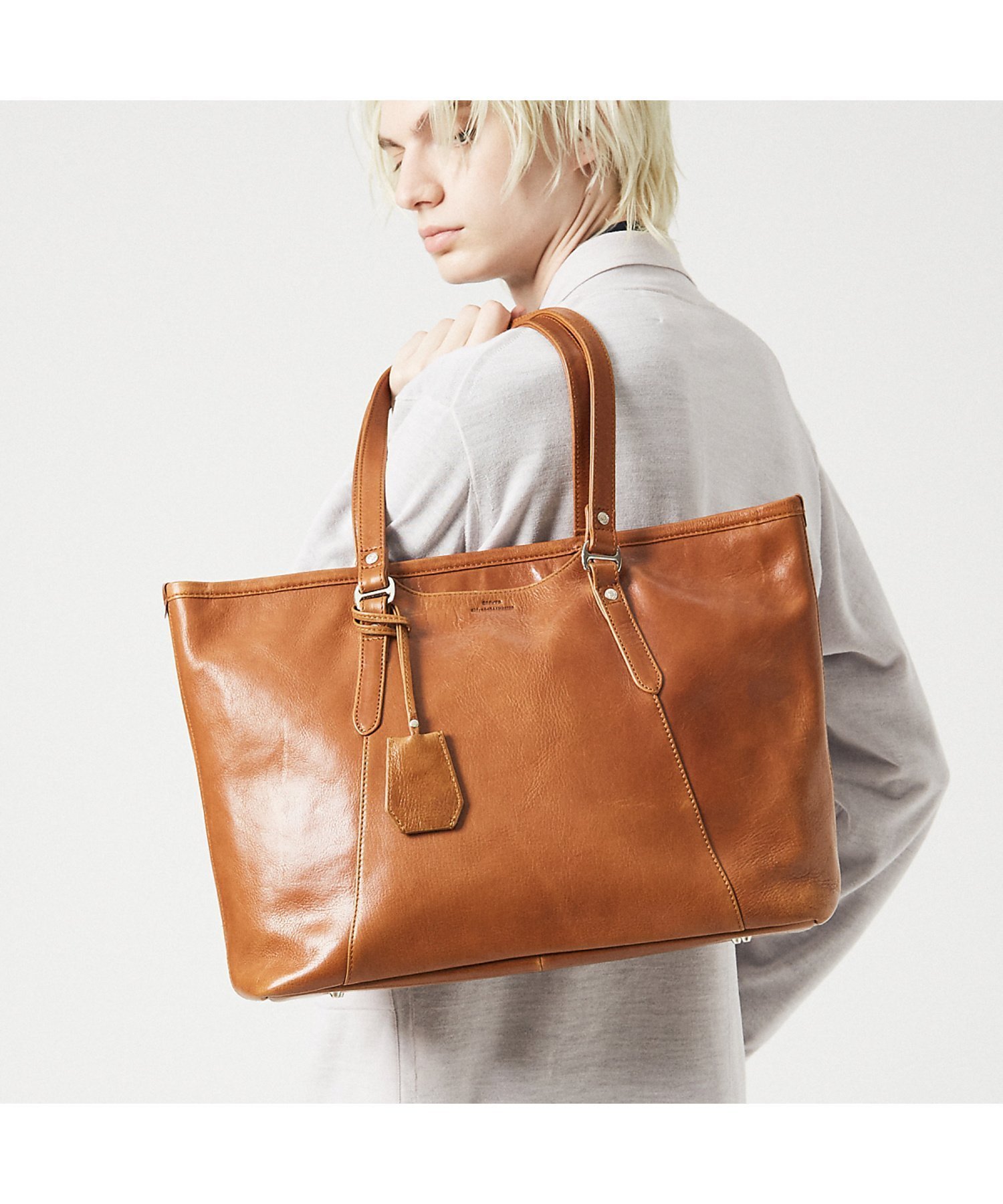 【アルフレッド バニスター/alfredoBANNISTER / MEN】の【SEEKER 別注】定番 レザートート / A4サイズ対応 キーストラップ付き インテリア・キッズ・メンズ・レディースファッション・服の通販 founy(ファニー) 　ファッション　Fashion　メンズファッション　MEN　ビジネス 仕事 通勤　Business　別注　Special Order　定番　Standard　旅行　Travel　キャメル|ID: prp329100004547609 ipo3291000000032136949