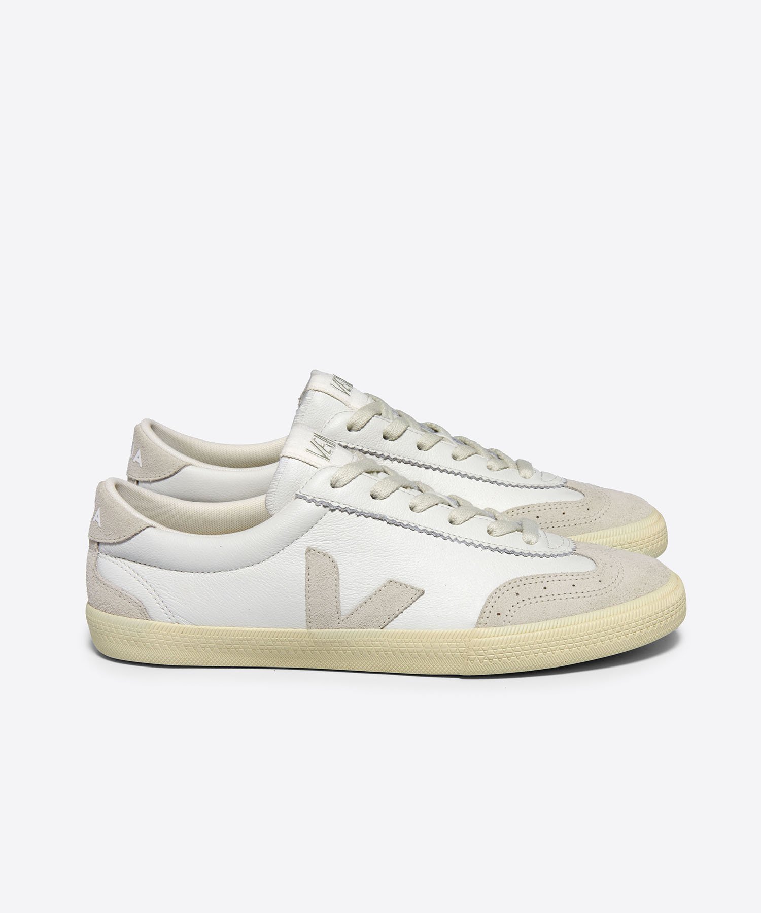 【ヴェジャ/VEJA】のVEJA(ヴェジャ) VOLLEY O.T. LEATHER SNEAKER スニーカー 人気、トレンドファッション・服の通販 founy(ファニー) 　ファッション　Fashion　レディースファッション　WOMEN　オイル　Oil　コレクション　Collection　コーティング　Coating　シューズ　Shoes　シルバー　Silver　スエード　Suede　スニーカー　Sneakers　フランス　France　ライニング　Lining　ラバー　Rubber　 other-1|ID: prp329100004547633 ipo3291000000032137184