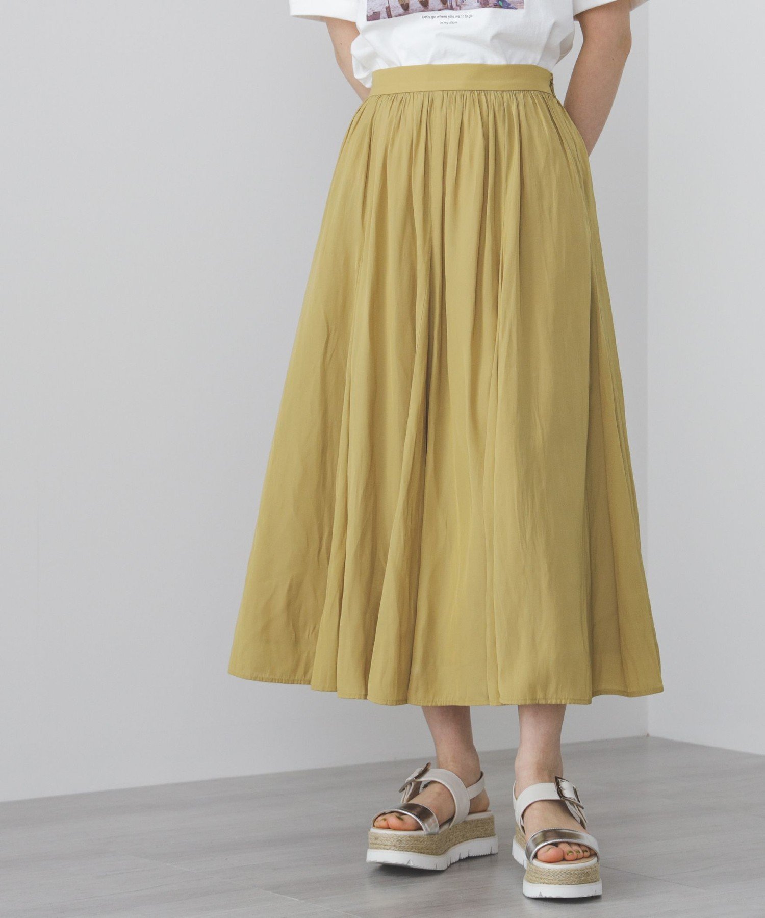 【ビームス ハート/BEAMS HEART】のミディ丈 ギャザーフレアスカート インテリア・キッズ・メンズ・レディースファッション・服の通販 founy(ファニー) 　ファッション　Fashion　レディースファッション　Fashion for Women　スカート　Skirts　Aライン・フレアスカート　A-Line & Flared Skirts　エレガント 上品　Elegant　ギャザー　Gathered, Ruffled　サンダル　Sandals, Summer Shoes　とろみ　Fluid, Flowy Fabric　バランス　Balance, Style Balance　フレア　Flare, Flared　ポケット　Pocket, Pocket Detail　MUSTARD|ID: prp329100004548055 ipo3291000000032724032