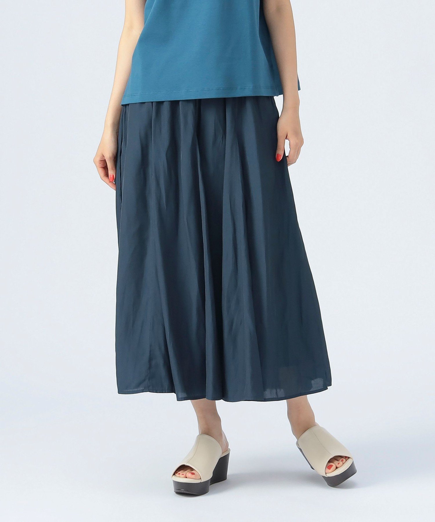 【ビームス ハート/BEAMS HEART】のミディ丈 ギャザーフレアスカート インテリア・キッズ・メンズ・レディースファッション・服の通販 founy(ファニー) 　ファッション　Fashion　レディースファッション　Fashion for Women　スカート　Skirts　Aライン・フレアスカート　A-Line & Flared Skirts　エレガント 上品　Elegant　ギャザー　Gathered, Ruffled　サンダル　Sandals, Summer Shoes　とろみ　Fluid, Flowy Fabric　バランス　Balance, Style Balance　フレア　Flare, Flared　ポケット　Pocket, Pocket Detail　NAVY|ID: prp329100004548055 ipo3291000000032724037