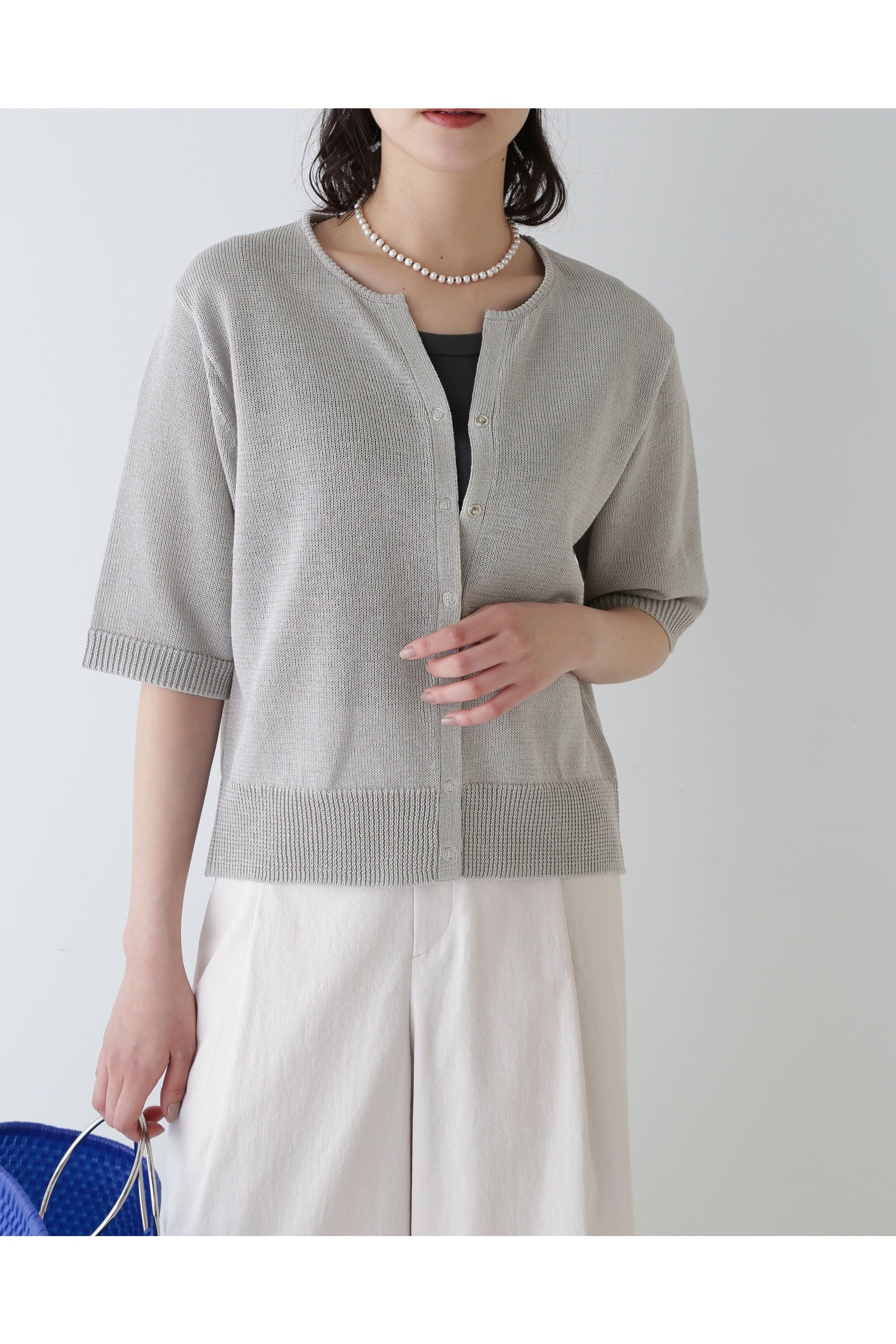 【ヒューマンウーマン/HUMAN WOMAN】のミドルゲージギマニットカーディガン インテリア・キッズ・メンズ・レディースファッション・服の通販 founy(ファニー) 　ファッション　Fashion　レディースファッション　Ladies' Fashion Online　トップス・カットソー　Tops/Tshirt　ニット　Knit Tops　カーディガン　Cardigans　おすすめ　Recommend　カーディガン　Cardigan　スタンダード　Standard　ベーシック　Basic　人気　Popularity　半袖　Short Sleeve　夏　Summer　定番　Standard　ライトグレー|ID: prp329100004548152 ipo3291000000032609297