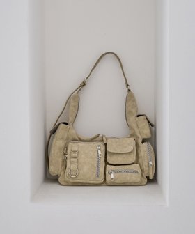 【ジーナシス/JEANASiS】のマルチポケットワンショルダーBAG【新色先行 】 人気、トレンドファッション・服の通販 founy(ファニー) ファッション Fashion レディースファッション Fashion for Women キーホルダー Keychain, Key Holder 今季 This Season, Current Season 軽量 Lightweight, Ultra Light ショルダー Shoulder, Shoulder Strap シンプル Simple, Minimal ジップ Zip, Zipper スマート Smart, Elegant チャーム Charm, Pendant トレンド Trend, Trending Now 人気 Popular, Best Seller ポケット Pocket, Pocket Detail 夏 Summer |ID:prp329100004548178