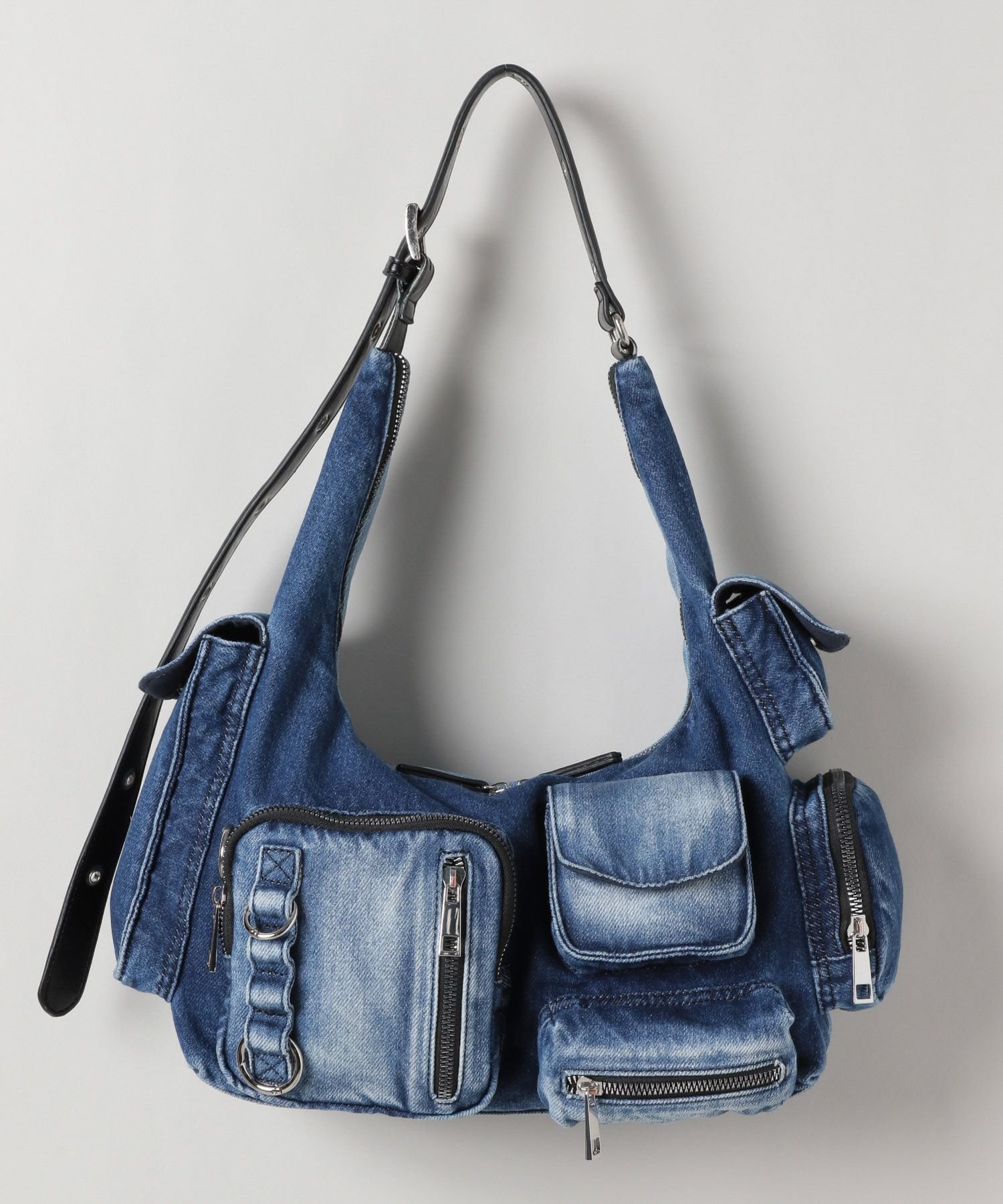 【ジーナシス/JEANASiS】のマルチポケットワンショルダーBAG【新色先行 】 インテリア・キッズ・メンズ・レディースファッション・服の通販 founy(ファニー) 　ファッション　Fashion　レディースファッション　Fashion for Women　キーホルダー　Keychain, Key Holder　今季　This Season, Current Season　軽量　Lightweight, Ultra Light　ショルダー　Shoulder, Shoulder Strap　シンプル　Simple, Minimal　ジップ　Zip, Zipper　スマート　Smart, Elegant　チャーム　Charm, Pendant　トレンド　Trend, Trending Now　人気　Popular, Best Seller　ポケット　Pocket, Pocket Detail　夏　Summer　品番変わる|ID: prp329100004548178 ipo3291000000033041297