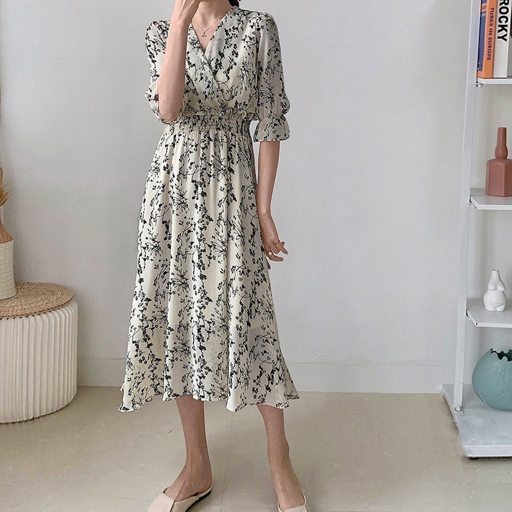 【ミニミニストア/miniministore】の花柄 フレアワンピース春夏カシュクール風 インテリア・キッズ・メンズ・レディースファッション・服の通販 founy(ファニー) 　ファッション　Fashion　レディースファッション　WOMEN　ワンピース　Dress　カシュクール　Cachecoeur　シャーリング　Shirring　フェミニン　Feminine　フレア　Flare　エレガント 上品　Elegant　半袖　Short Sleeve　夏　Summer　旅行　Travel　春　Spring　S/S・春夏　Ss・Spring/Summer　アイボリー|ID: prp329100004548449 ipo3291000000032143874
