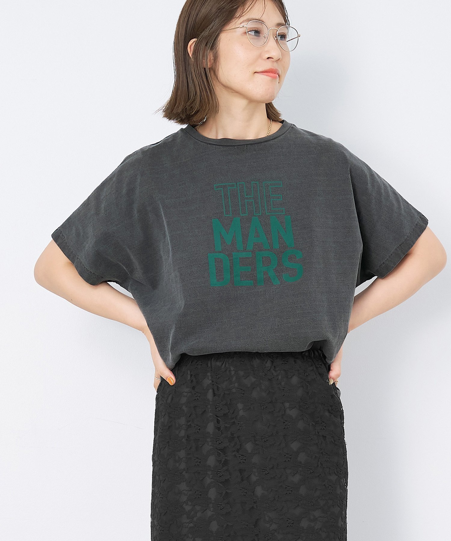 【マイカ ディール/MICA & DEAL】のTHE MANDERS ロゴT-shirt インテリア・キッズ・メンズ・レディースファッション・服の通販 founy(ファニー) 　ファッション　Fashion　レディースファッション　WOMEN　トップス・カットソー　Tops/Tshirt　シャツ/ブラウス　Shirts/Blouses　ロング / Tシャツ　T-Shirts　カットソー　Cut And Sew　ラウンド　Round　CHARCOAL|ID: prp329100004548455 ipo3291000000032143923