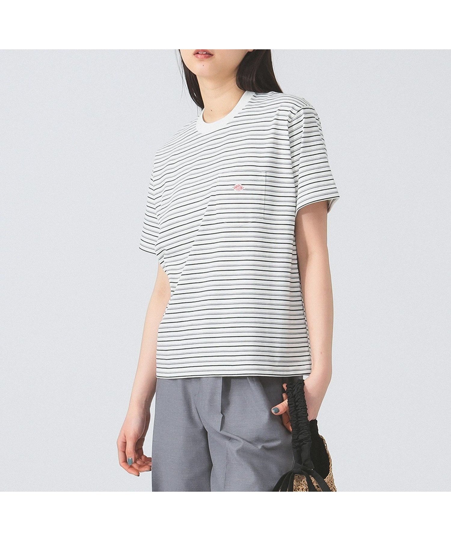 【ビームス ウイメン/BEAMS】のDANTON / ポケット Tシャツ インテリア・キッズ・メンズ・レディースファッション・服の通販 founy(ファニー) 　ファッション　Fashion　レディースファッション　Fashion for Women　トップス・カットソー　Cut & Sew Tops　シャツ・ブラウス・オフィスカジュアル　Elegant Blouses & Button-Ups　ロングTシャツ・Tシャツ　Longline T-Shirts & Tees　インナー　Innerwear　シンプル　Simple, Minimal　ジャケット　Jacket, Outerwear　デニム　Denim, Jeans Material　定番　Standard, Basic Item　人気　Popular, Best Seller　バランス　Balance, Style Balance　ベーシック　Basic, Essential　ポケット　Pocket, Pocket Detail　ミックス　Mix, Mixed Style　ECRU/BLK|ID: prp329100004548588 ipo3291000000032730845