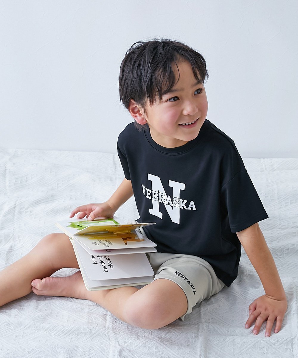 【デビロック/devirock / KIDS】の【普段着でもルームウェアでも】デビラボROOM速乾サラっとストレッチメッシュパジャマ 25SS インテリア・キッズ・メンズ・レディースファッション・服の通販 founy(ファニー) 　ファッション　Fashion　キッズファッション　KIDS　ストレッチ　Stretch　パジャマ　Pajamas　プリント　Print　メッシュ　Mesh　2025年　2025　2025春夏・S/S　Ss,Spring/Summer,2025　001-ロゴ-ブラック|ID: prp329100004548599 ipo3291000000032145625