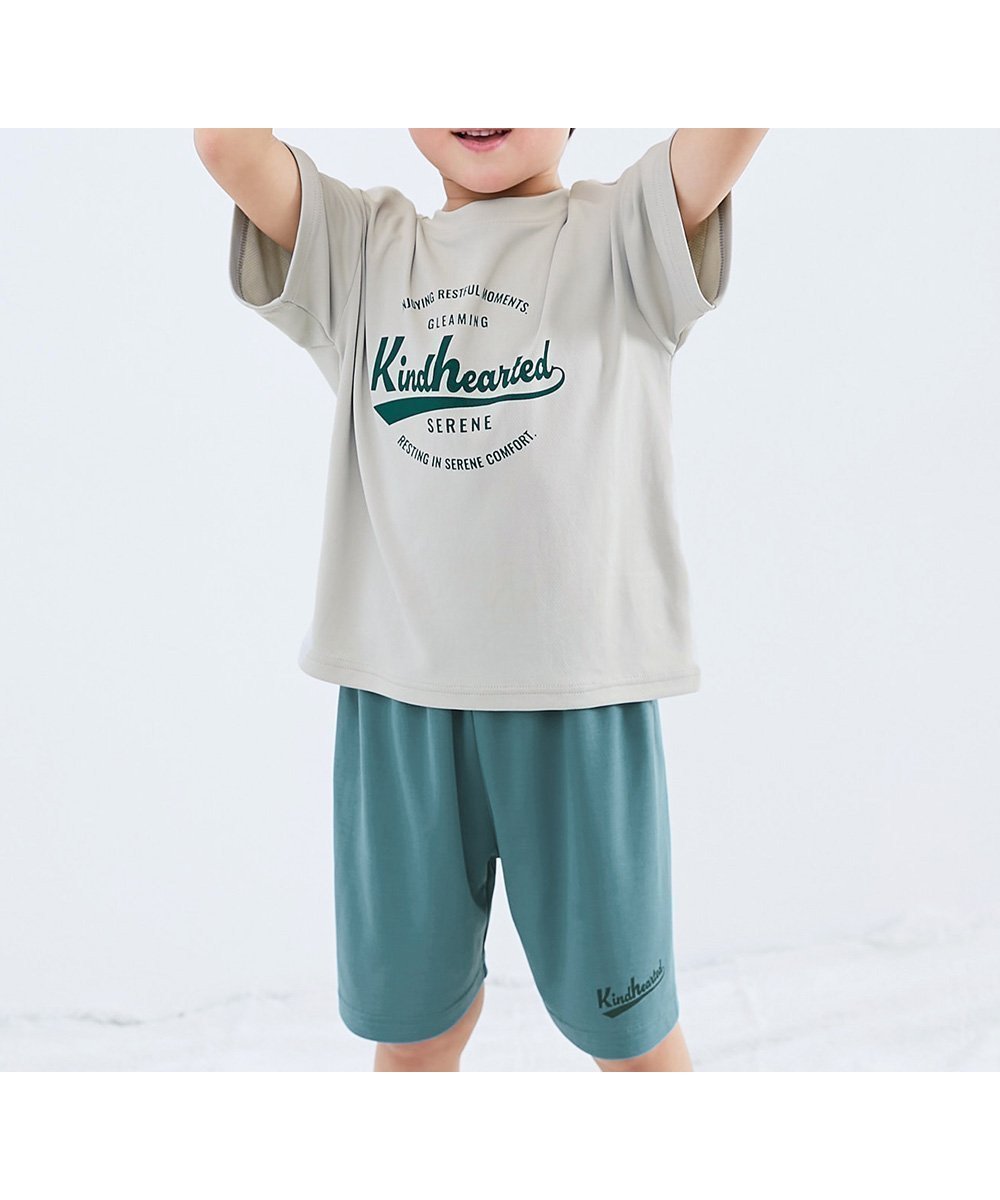 【デビロック/devirock / KIDS】の【普段着でもルームウェアでも】デビラボROOM速乾サラっとストレッチメッシュパジャマ 25SS インテリア・キッズ・メンズ・レディースファッション・服の通販 founy(ファニー) 　ファッション　Fashion　キッズファッション　KIDS　ストレッチ　Stretch　パジャマ　Pajamas　プリント　Print　メッシュ　Mesh　2025年　2025　2025春夏・S/S　Ss,Spring/Summer,2025　002-ロゴ2-Lグレー|ID: prp329100004548599 ipo3291000000032145626