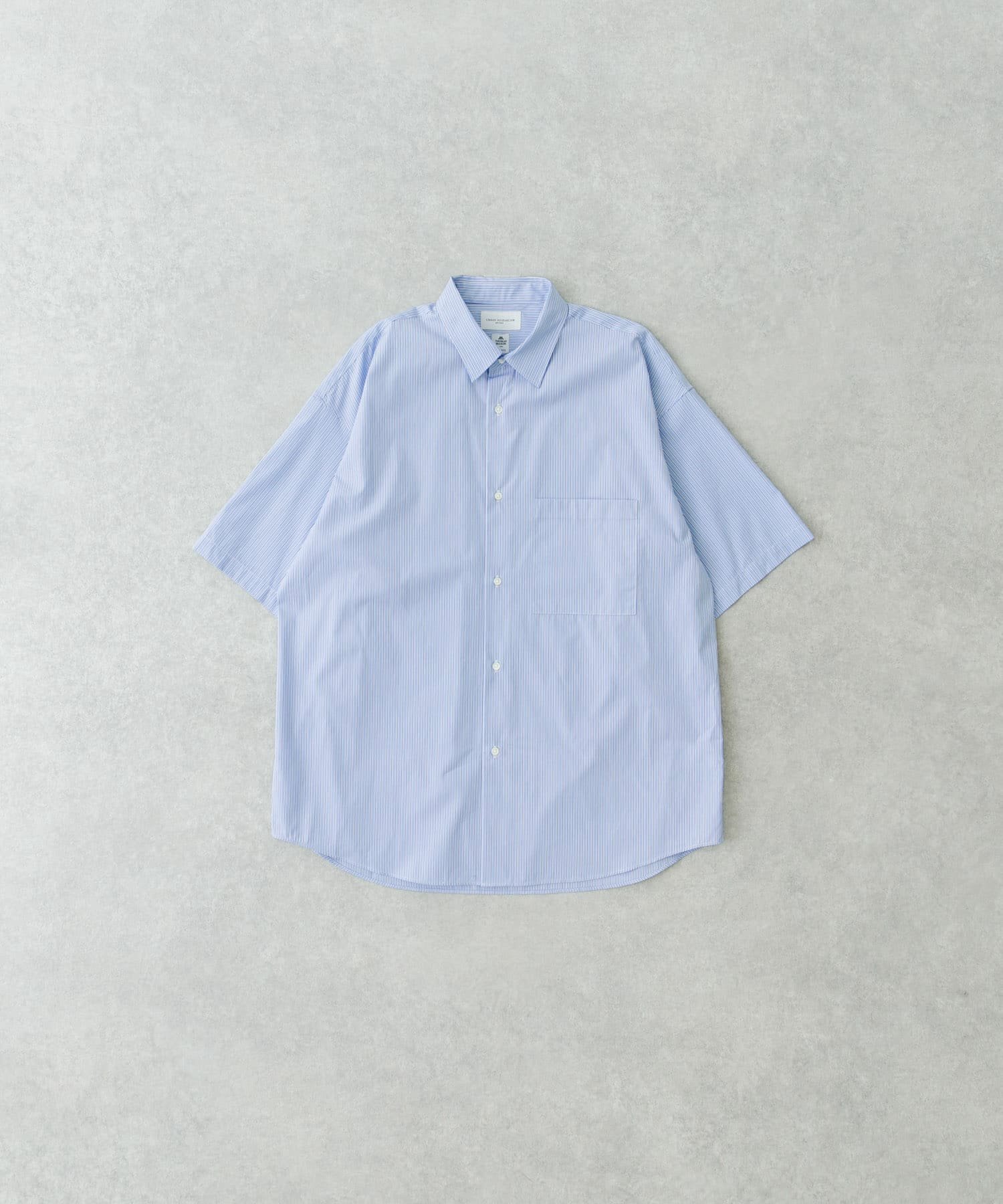 【アーバンリサーチ/URBAN RESEARCH / MEN】のnew basic THOMAS MASON SHORT-SLEEVE OVER SHIRTS インテリア・キッズ・メンズ・レディースファッション・服の通販 founy(ファニー) 　ファッション　Fashion　メンズファッション　Fashion for Men　今季　This Season, Current Season　サマー　Summer, Summer Style　サンダル　Sandals, Summer Shoes　シューズ　Shoes, Footwear　ショーツ　Shorts, Short Pants　ショート　Short, Short Length　シンプル　Simple, Minimal　スラックス　Slacks, Dress Pants　スリーブ　Sleeve, Long Sleeve / Short Sleeve　デニム　Denim, Jeans Material　トレンド　Trend, Trending Now　ドレス　Dress, One-Piece　人気　Popular, Best Seller　ファブリック　Fabric, Textile　ベーシック　Basic, Essential　ラグジュアリー　Luxury, Elegant　リラックス　Relax, Relaxed Fit　ワイド　Wide, Wide Fit　S/S・春夏　SS, Spring/Summer, Warm Season　夏　Summer　エレガント 上品　Elegant　2025年　2025　2025春夏・S/S　Spring/Summer 2025 SS25　STRIPE|ID: prp329100004548615 ipo3291000000032764606