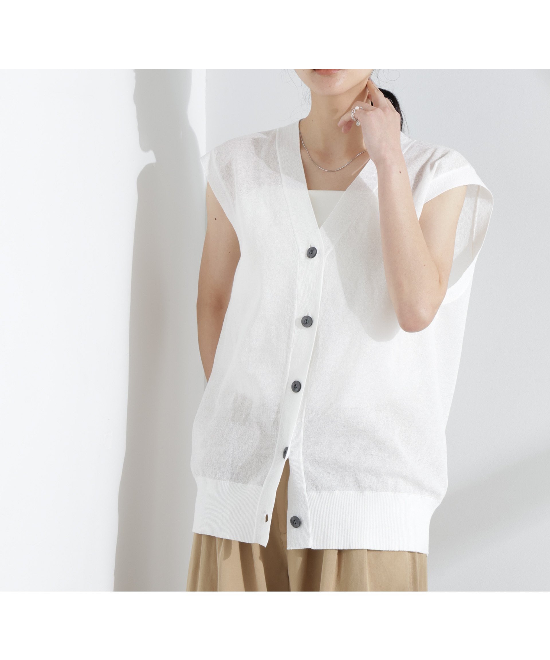 【ナノ ユニバース/nano universe】のシアーミラノリブニットベスト 人気、トレンドファッション・服の通販 founy(ファニー) 　ファッション　Fashion　レディースファッション　Fashion for Women　アウター　Coat / Outerwear Collection　トップス・カットソー　Cut & Sew Tops　ニット　Knit Tops & Sweaters　ベスト&ジレ / 重ね着スタイル　Vests & Gilets　ウォッシャブル　Machine Washable　今季　This Season, Current Season　シアー　Sheer, See-Through　シンプル　Simple, Minimal　フォルム　Silhouette, Form　フロント　Front, Front Design　ベスト　Vest, Waistcoat　ミラノリブ　Milano Rib, Milano Stitch　リネン　Linen, Linen Fabric　おすすめ　Recommended / Our Picks　エレガント 上品　Elegant　2025年　2025　2025春夏・S/S　Spring/Summer 2025 SS25　 other-1|ID: prp329100004548850 ipo3291000000033305899