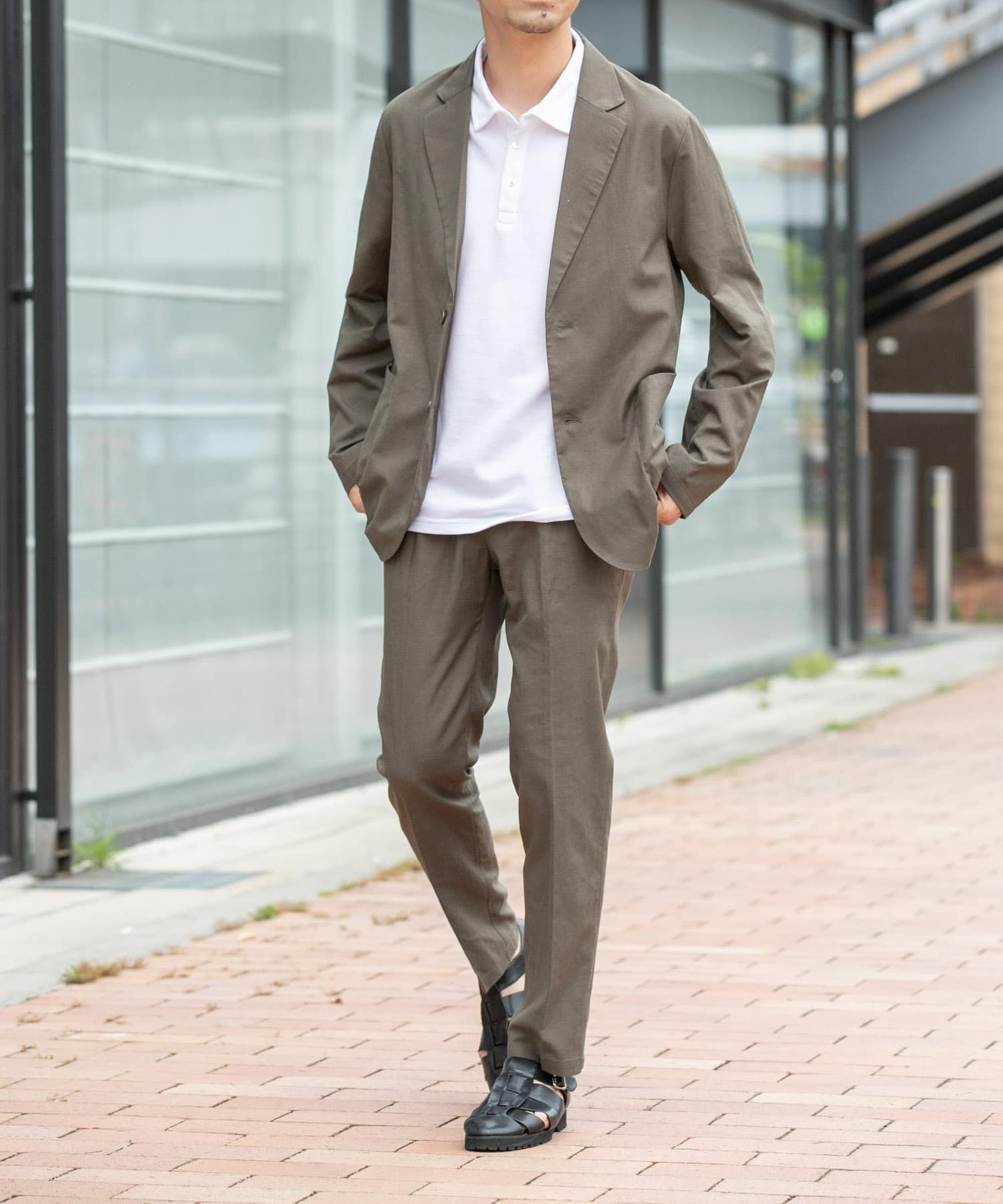 【アーバンリサーチ ロッソ/URBAN RESEARCH ROSSO / MEN】の『防シワ』『XLサイズあり』ハイパフォーマンスリネンセットアップ インテリア・キッズ・メンズ・レディースファッション・服の通販 founy(ファニー) 　ファッション　Fashion　メンズファッション　MEN　セットアップ　Setup/Men　インナー　Inner　カットソー　Cut And Sew　シェイプ　Shape　シューズ　Shoes　ショルダー　Shoulder　シンプル　Simple　ジャケット　Jacket　スニーカー　Sneakers　スマート　Smart　セットアップ　Set Up　センター　Center　テーパード　Tapered　パッチ　Patch　パフォーマンス　Performance　ベーシック　Basic　ポケット　Pocket　ポロシャツ　Polo Shirt　リネン　Linen　S/S・春夏　Ss・Spring/Summer　おすすめ　Recommend　夏　Summer　エレガント 上品　Elegant　ビジネス 仕事 通勤　Business　2025年　2025　2025春夏・S/S　Ss,Spring/Summer,2025　KHAKI|ID: prp329100004548876 ipo3291000000032520765