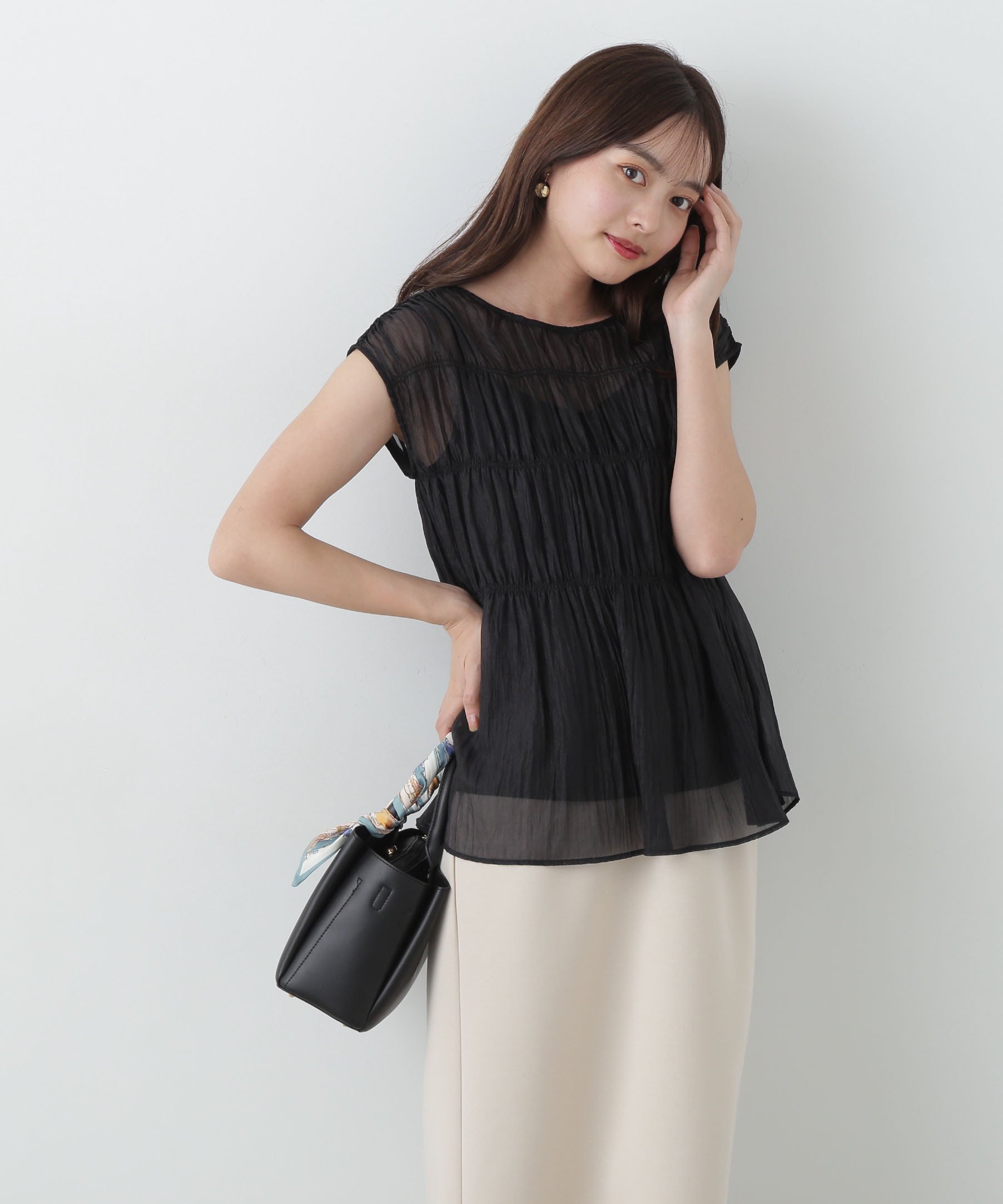 【プロポーション ボディドレッシング/PROPORTION BODY DRESSING】の前後2wayリボンシャーリングブラウス インテリア・キッズ・メンズ・レディースファッション・服の通販 founy(ファニー) 　ファッション　Fashion　レディースファッション　Fashion for Women　トップス・カットソー　Cut & Sew Tops　シャツ・ブラウス・オフィスカジュアル　Elegant Blouses & Button-Ups　おすすめ　Recommended / Our Picks　インナー　Innerwear　カットソー　Cut and Sewn Top　キャミソール　Camisole, Spaghetti Strap Top　シアー　Sheer, See-Through　デニム　Denim, Jeans Material　トレンド　Trend, Trending Now　リボン　Ribbon, Bow　ブラック|ID: prp329100004548988 ipo3291000000032627896