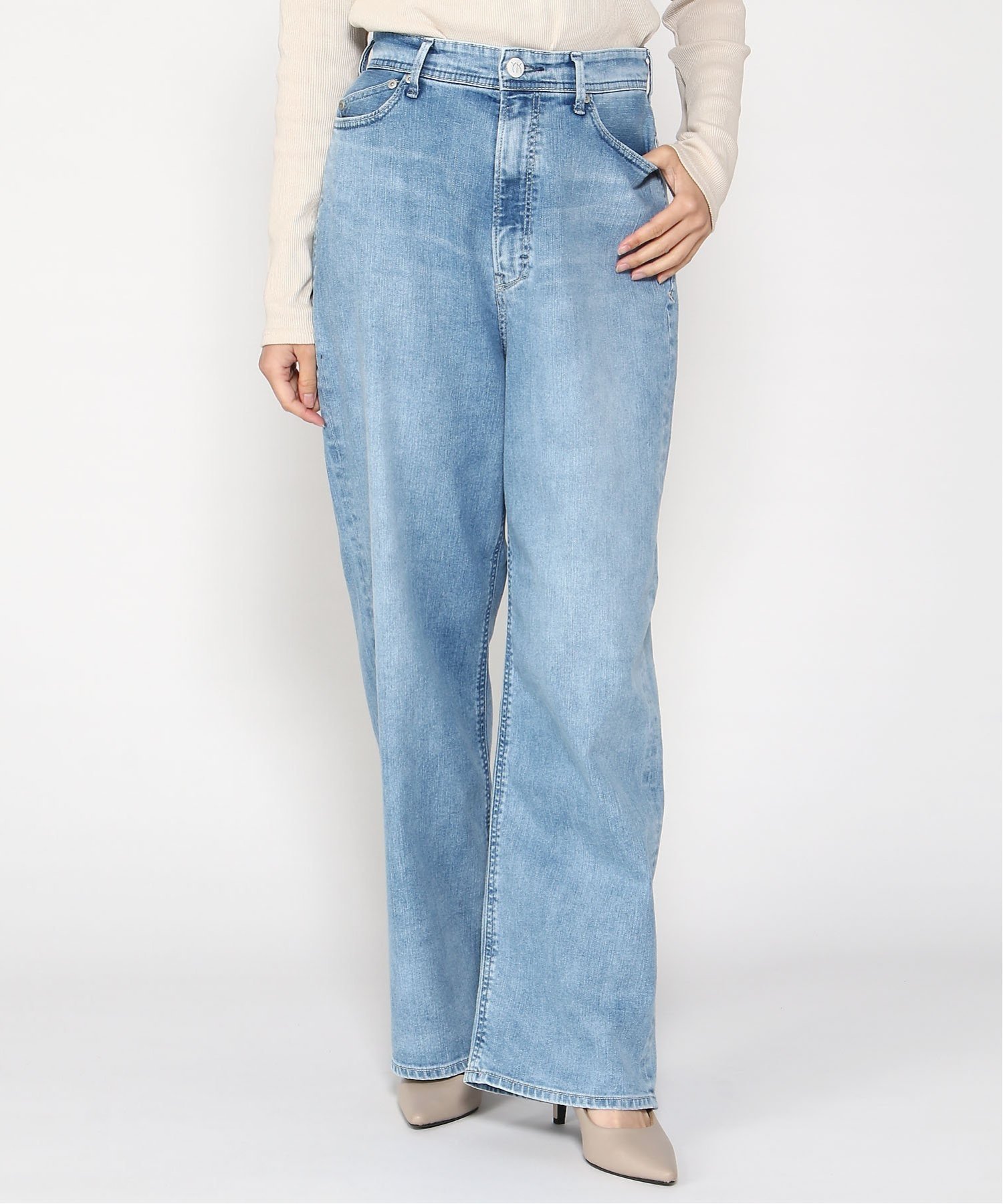 【ヤヌーク/YANUK】のYANUK/Really Light ルーズストレート JOAN インテリア・キッズ・メンズ・レディースファッション・服の通販 founy(ファニー) 　ファッション　Fashion　レディースファッション　WOMEN　カッティング　Cutting　ジーンズ　Jeans　ストレート　Straight　デニム　Denim　トレンド　Trend　パウダー　Powder　ポケット　Pocket　メンズ　Mens　ヨーク　Yoke　ルーズ　Loose　ワーク　Work　エレガント 上品　Elegant　APS|ID: prp329100004549080 ipo3291000000032351800