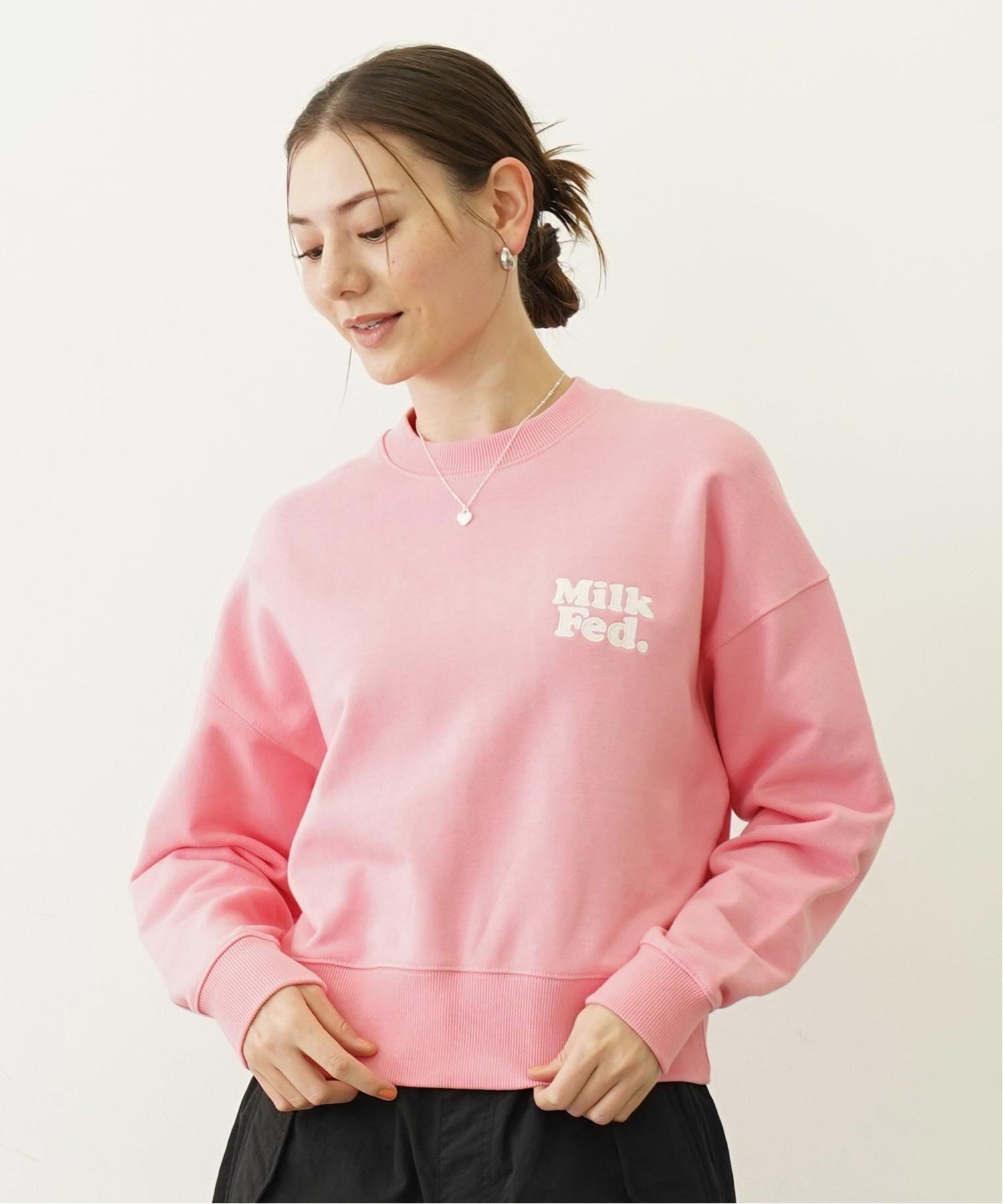 【ミルクフェド/MILKFED.】のGINGHAM LOGO SHORT SWEAT TOP MILKFED. インテリア・キッズ・メンズ・レディースファッション・服の通販 founy(ファニー) 　ファッション　Fashion　レディースファッション　Fashion for Women　トップス・カットソー　Cut & Sew Tops　レディースパーカー・カジュアルフーディー　Casual Hoodies & Sweatshirts　スウェット・クルーネックトップス　Sweatshirts & Crewnecks / Relaxed Fit Sweat Tops　コンパクト　Compact, Small Size　スウェット / スエット　Sweatshirt, Sweatwear　タイトスカート　Pencil Skirt, Tight Skirt　チェック　Check, Plaid, Tartan　ロング　Long, Long-Length　LtPINK|ID: prp329100004549095 ipo3291000000033547240