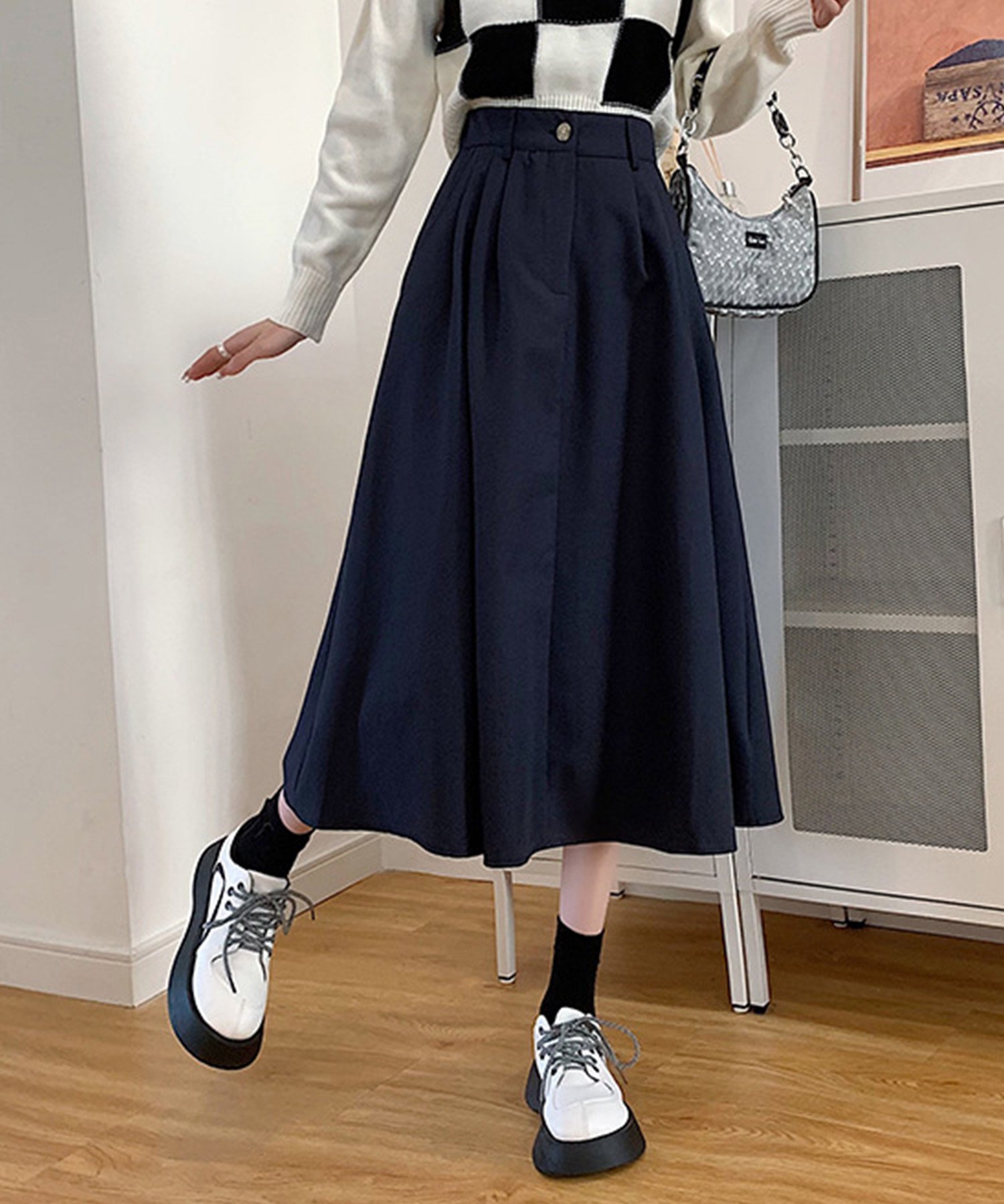 【アミュレット/Amulet】のミモレ丈タックスカート インテリア・キッズ・メンズ・レディースファッション・服の通販 founy(ファニー) 　ファッション　Fashion　レディースファッション　Ladies' Fashion Online　スカート　Skirt　シンプル　Simple　スニーカー　Sneakers　フロント　Front　ミモレ　Mimore　ネイビー|ID: prp329100004549867 ipo3291000000032655631