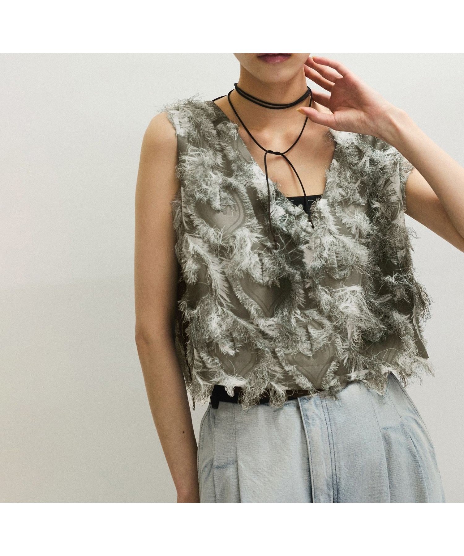 【アダム エ ロペ/ADAM ET ROPE'】のフリンジプリントトップス 人気、トレンドファッション・服の通販 founy(ファニー) 　ファッション　Fashion　レディースファッション　Fashion for Women　トップス・カットソー　Cut & Sew Tops　2025年　2025　2025春夏・S/S　Spring/Summer 2025 SS25　クロップド　Cropped, Short Length　グラデーション　Gradient, Ombre　グログラン　Grosgrain, Grosgrain Ribbon　ジャカード／ジャガード　Jacquard, Woven Pattern　タンク　Tank Top, Sleeveless Top　フリンジ　Fringe, Tassel　プリント　Print, Printed Pattern　ペイズリー　Paisley, Ethnic Pattern　今季　This Season, Current Season　夏　Summer　春　Spring　S/S・春夏　SS, Spring/Summer, Warm Season　 other-1|ID: prp329100004549993 ipo3291000000032727444