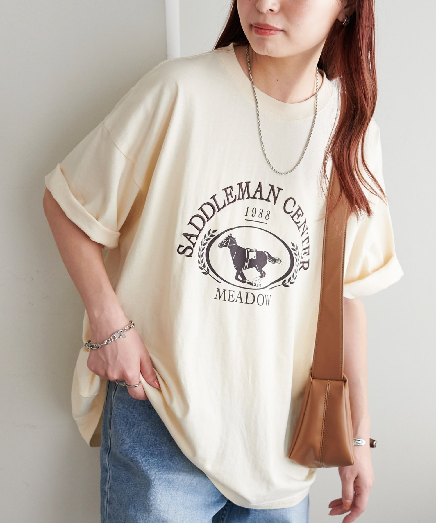 【ディスコート/Discoat】の【WEB限定】ロゴ刺繍モチーフプリントTシャツ《ユニセックス》 インテリア・キッズ・メンズ・レディースファッション・服の通販 founy(ファニー) 　ファッション　Fashion　レディースファッション　WOMEN　トップス・カットソー　Tops/Tshirt　シャツ/ブラウス　Shirts/Blouses　ロング / Tシャツ　T-Shirts　アメリカン　American　クラシカル　Classical　シンプル　Simple　フロント　Front　プリント　Print　モチーフ　Motif　ラウンド　Round　ヴィンテージ　Vintage　オフホワイト|ID: prp329100004550165 ipo3291000000032341566
