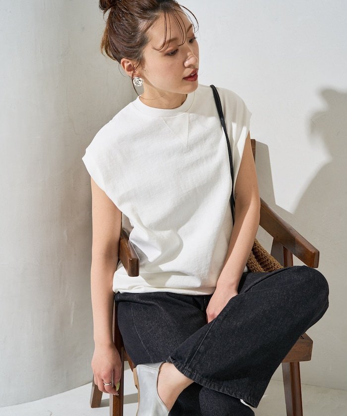 【フリークスストア/FREAK'S STORE】のガゼット 付き ノースリーブ Tシャツ【限定展開】 25SS インテリア・キッズ・メンズ・レディースファッション・服の通販 founy(ファニー) https://founy.com/ ファッション Fashion レディースファッション WOMEN トップス・カットソー Tops/Tshirt キャミソール / ノースリーブ No Sleeves シャツ/ブラウス Shirts/Blouses ロング / Tシャツ T-Shirts 2025年 2025 2025春夏・S/S Ss,Spring/Summer,2025 おすすめ Recommend シューズ Shoes シンプル Simple スニーカー Sneakers スポーティ Sporty ノースリーブ No Sleeve バレエ Ballet フェミニン Feminine 夏 Summer S/S・春夏 Ss・Spring/Summer |ID: prp329100004550318 ipo3291000000032382816