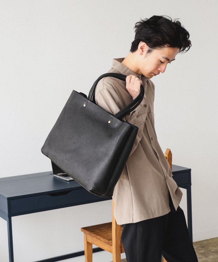 【ビームス/BEAMS / MEN】の【ビームスの百名品】SLOW/ 別注 TOTE 25SS 本革 トートバッグ お仕事 ビジネス インテリア・キッズ・メンズ・レディースファッション・服の通販 founy(ファニー) https://founy.com/ ファッション Fashion メンズファッション Fashion for Men バッグ Bags トートバッグ / 通勤・大容量バッグ Tote Bags 2025年 2025 2025春夏・S/S Spring/Summer 2025 SS25 ビジネス 仕事 通勤 Business / Work / Commuting 別注 Limited Edition, Custom Order 定番 Standard, Basic Item |ID: prp329100004550337 ipo3291000000032744161