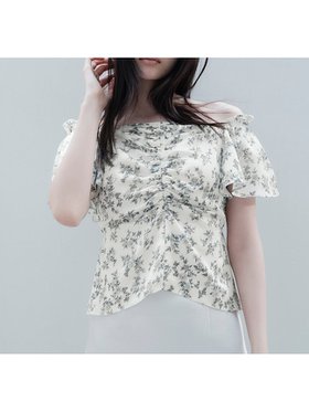 【フレイ アイディー/FRAY I.D】 フラワープリントギャザーブラウス人気、トレンドファッション・服の通販 founy(ファニー) ファッション Fashion レディースファッション Fashion for Women トップス・カットソー Cut & Sew Tops シャツ・ブラウス・オフィスカジュアル Elegant Blouses & Button-Ups 花柄・フラワープリント・モチーフ Floral Prints & Motifs / Flower Pattern Tops おすすめ Recommended / Our Picks エレガント 上品 Elegant ギャザー Gathered, Ruffled セットアップ Set-Up, Coordinated Outfit フィット Fit, Slim Fit フラワー Flower, Floral フリル Frill, Ruffle プリント Print, Printed Pattern モダン Modern, Contemporary リボン Ribbon, Bow ヴィンテージ Vintage Style |ID:prp329100004550382