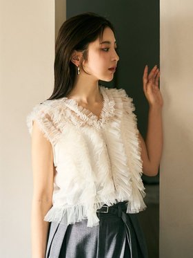 【フレイ アイディー/FRAY I.D】 ラッフルチュールノースリブラウス人気、トレンドファッション・服の通販 founy(ファニー) ファッション Fashion レディースファッション Ladies' Fashion Online トップス・カットソー Tops/Tshirt シャツ/ブラウス Shirts/Blouses インナー Inner エレガント 上品 Elegant ギャザー Gather スタイリッシュ Stylish タンク Tank チュール Tulle トレンド Trend バランス Balance パターン Pattern フレア Flare フロント Front リボン Ribbon |ID:prp329100004550386