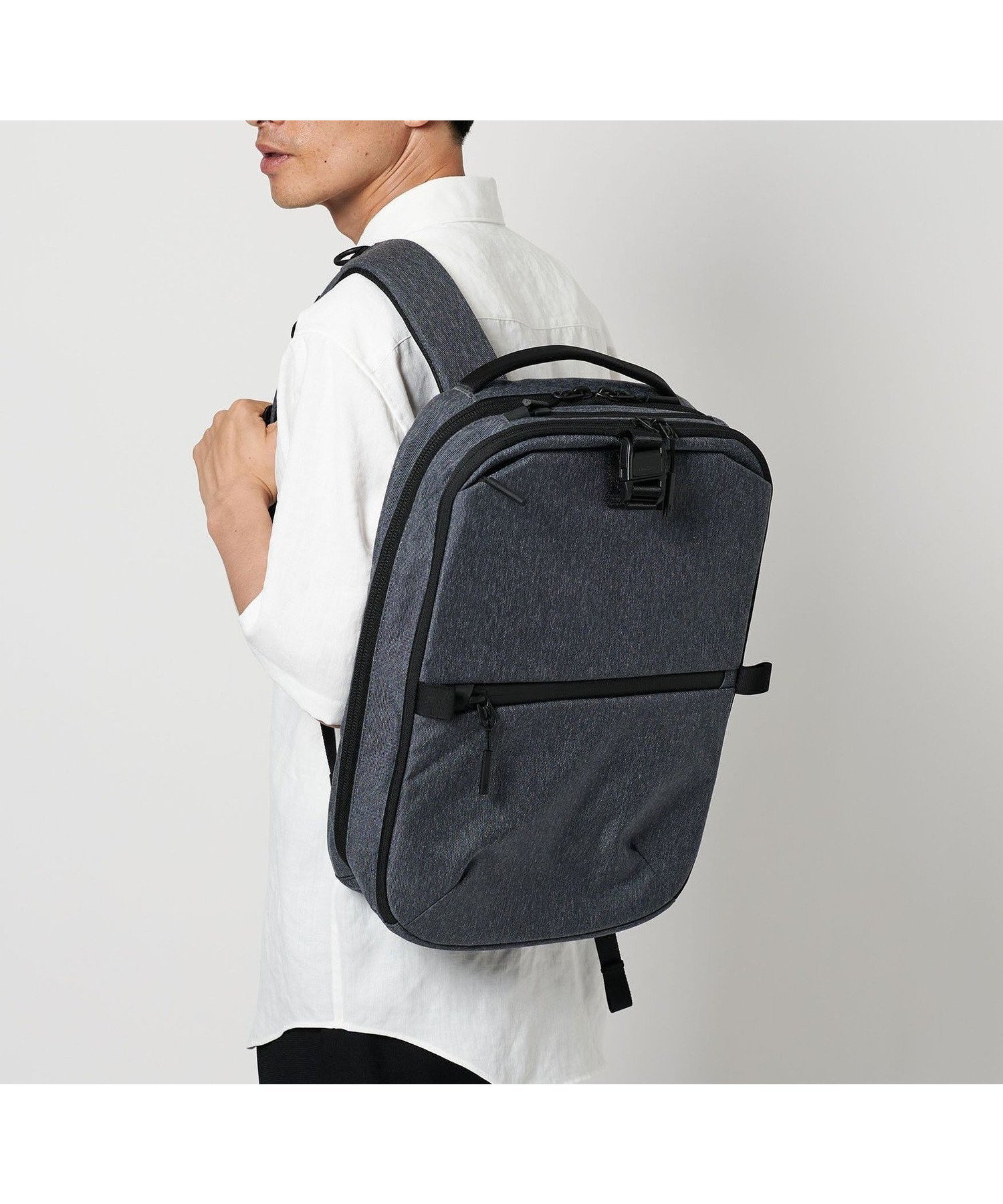 【ビューティ&ユース ユナイテッドアローズ/BEAUTY&YOUTH / UNITED ARROWS / MEN】の【別注】 Aer COMMUTER PACK/バッグ インテリア・キッズ・メンズ・レディースファッション・服の通販 founy(ファニー) 　ファッション　Fashion　メンズファッション　Men's Style Online　バッグ　Bag/Men　アクセサリー　Accessories　コレクション　Collection　スタンダード　Standard　セットアップ　Set Up　デイパック　Daypack　トレンド　Trend　ベーシック　Basic　ポケット　Pocket　別注　Special Order　マグネット　Magnet　モダン　Modern　ワーク　Work　夏　Summer　2024年　2024　2024春夏・S/S　Ss,Spring/Summer,2024　旅行　Travel　スーツケース キャリーケース　Suitcase　ギフト プレゼント　Gift Present　ビジネス 仕事 通勤　Business　LT.GRAY|ID: prp329100004550533 ipo3291000000032609334