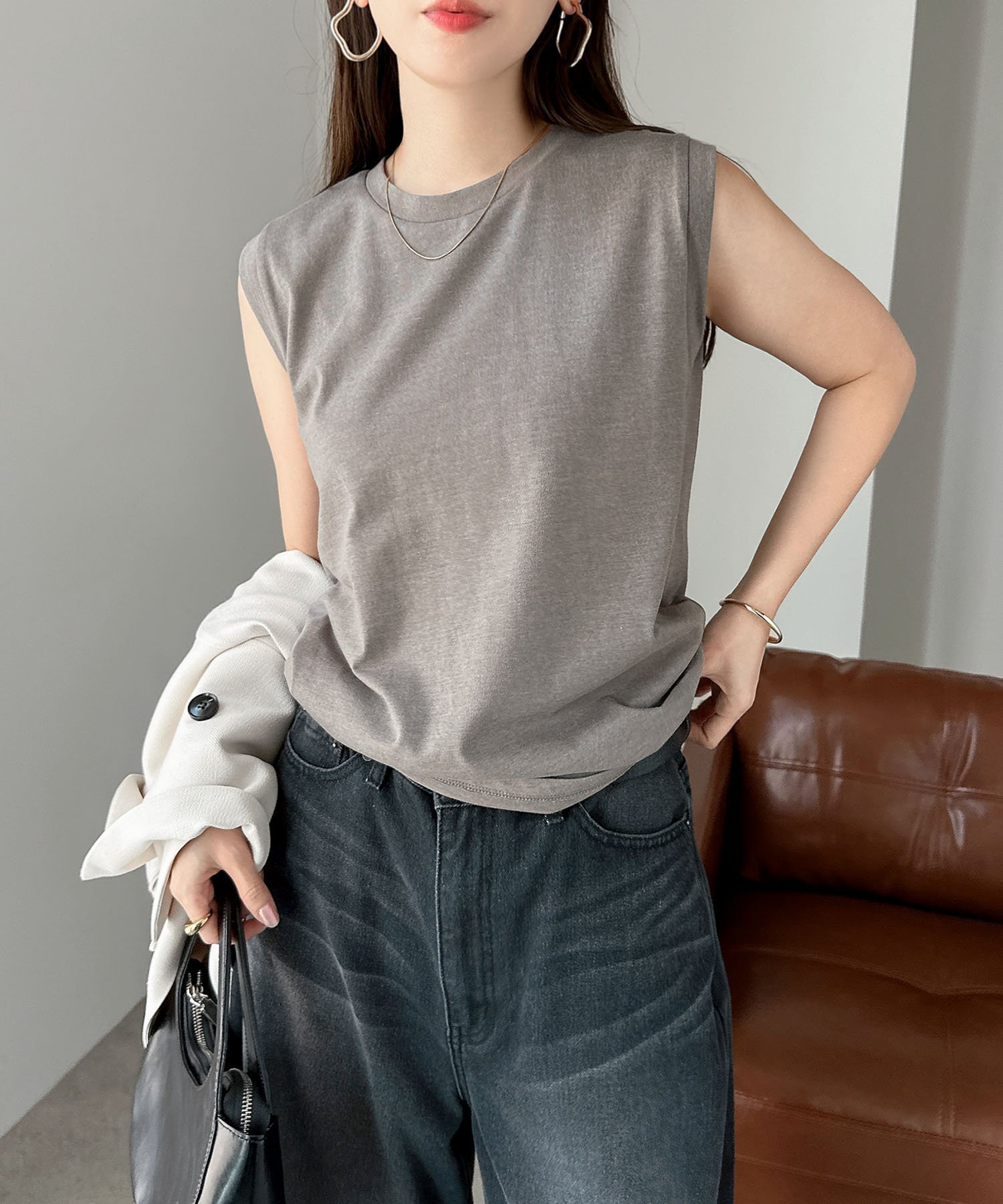【その他のブランド/Other】のコットン 天竺 ノースリーブ トップス インテリア・キッズ・メンズ・レディースファッション・服の通販 founy(ファニー) 　ファッション　Fashion　レディースファッション　Fashion for Women　トップス・カットソー　Cut & Sew Tops　キャミソール&ノースリーブ　Camisoles & Sleeveless Tops　コンパクト　Compact, Small Size　サロペ　Salopette, Salopette Dress　ジャケット　Jacket, Outerwear　ノースリーブ　Sleeveless, No-Sleeve　ベーシック　Basic, Essential　グレー|ID: prp329100004550750 ipo3291000000032644487