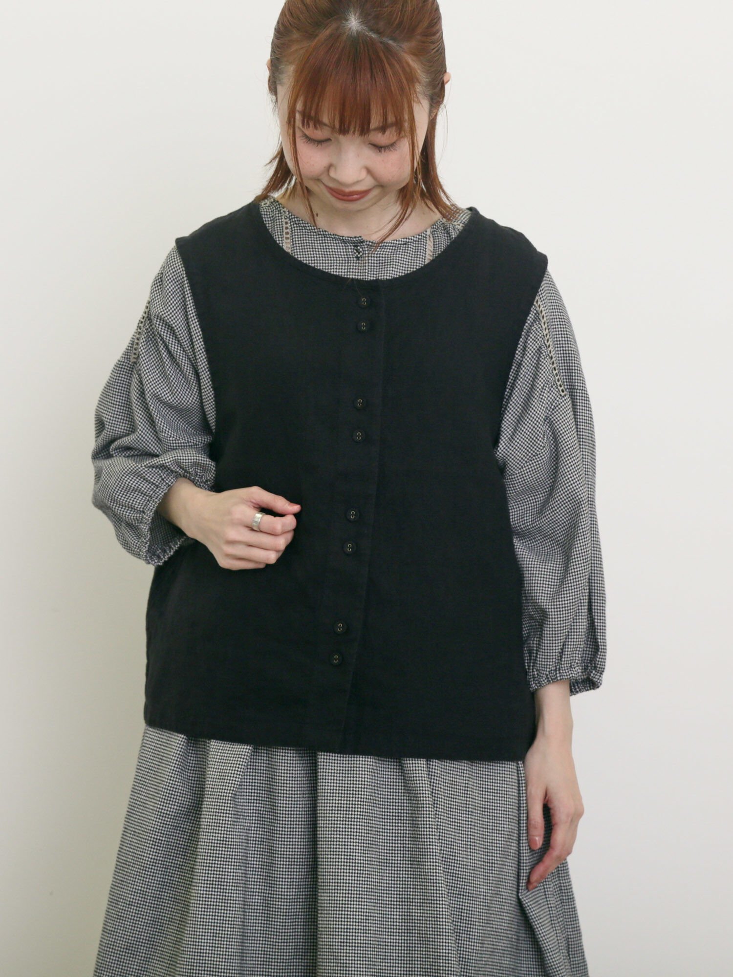 【サマンサモスモス/Samansa Mos2】の【Cross*Linen】並びボタンベスト 人気、トレンドファッション・服の通販 founy(ファニー) 　ファッション　Fashion　レディースファッション　WOMEN　アウター　Coat Outerwear　トップス・カットソー　Tops/Tshirt　ベスト/ジレ　Gilets/Vests　シンプル　Simple　ベスト　Vest　リネン　Linen　 other-1|ID: prp329100004550831 ipo3291000000032362610
