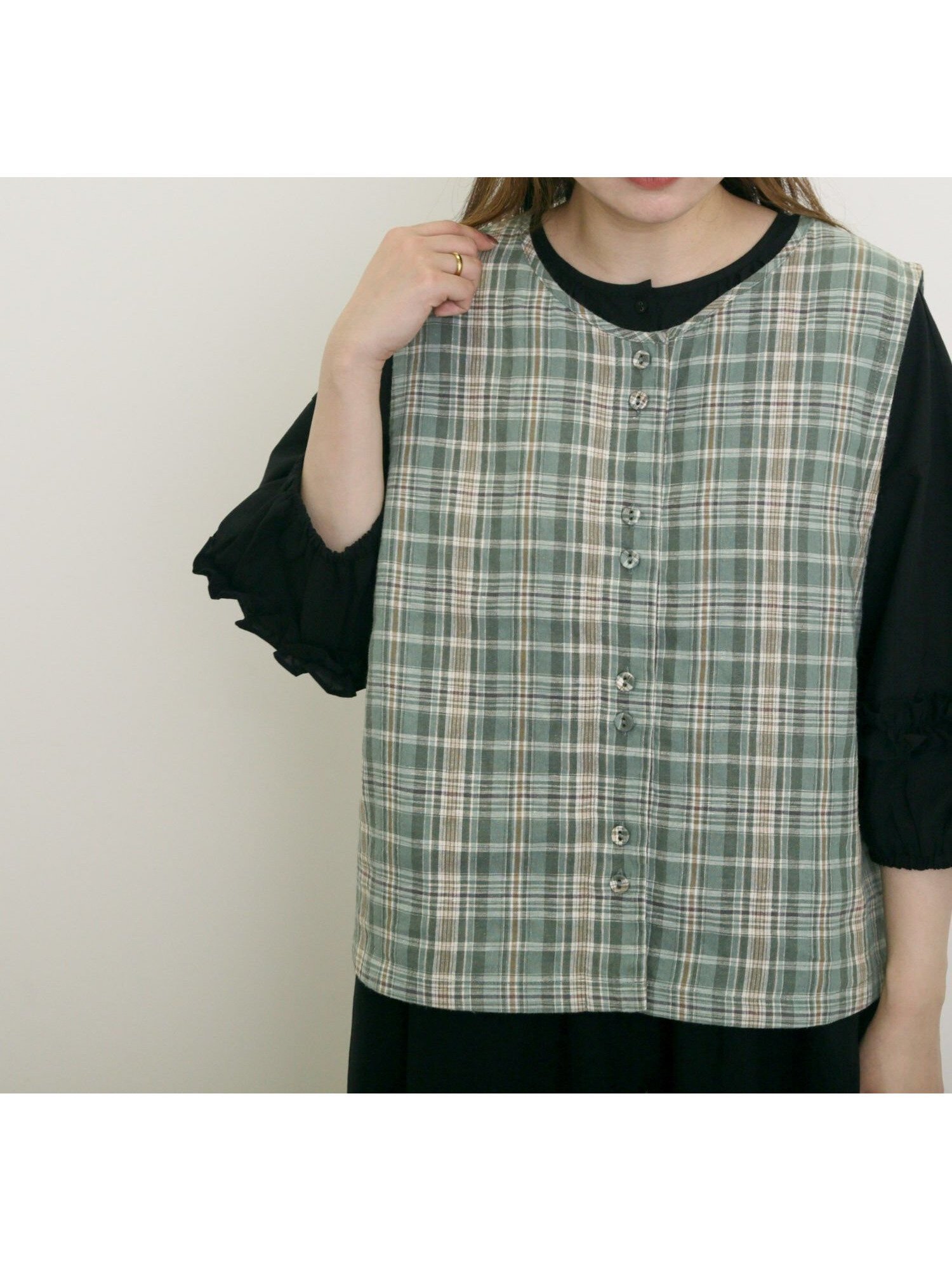 【サマンサモスモス/Samansa Mos2】の【Cross*Linen】並びボタンベスト インテリア・キッズ・メンズ・レディースファッション・服の通販 founy(ファニー) 　ファッション　Fashion　レディースファッション　WOMEN　アウター　Coat Outerwear　トップス・カットソー　Tops/Tshirt　ベスト/ジレ　Gilets/Vests　シンプル　Simple　ベスト　Vest　リネン　Linen　グリーン|ID: prp329100004550831 ipo3291000000032362612