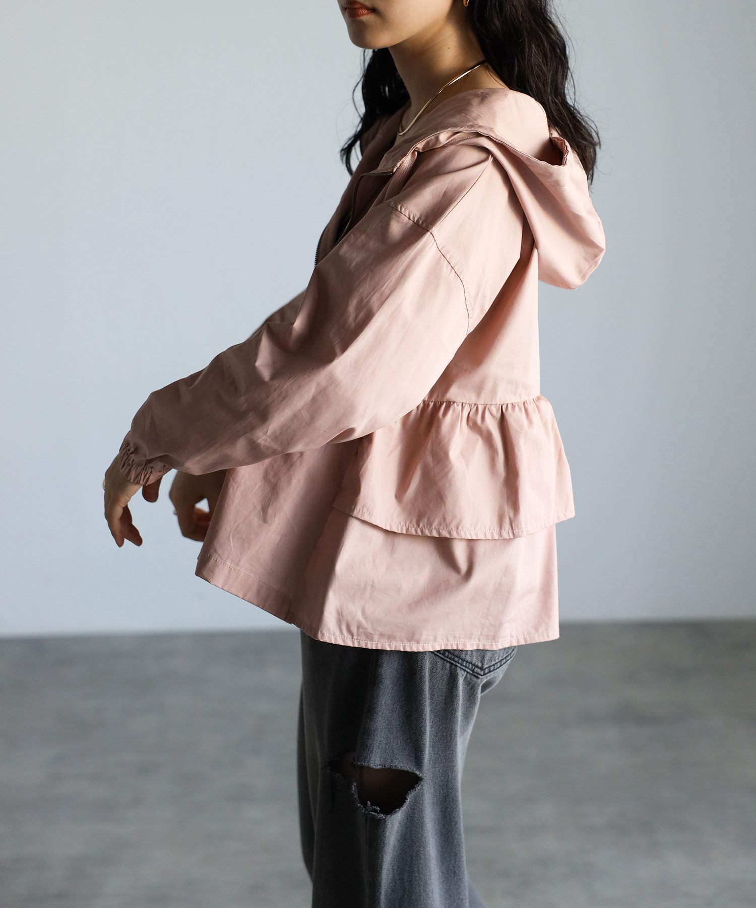 【その他のブランド/Other】のmitis/バックフリルマウンテンパーカー インテリア・キッズ・メンズ・レディースファッション・服の通販 founy(ファニー) 　ファッション　Fashion　レディースファッション　Fashion for Women　トップス・カットソー　Cut & Sew Tops　レディースパーカー・カジュアルフーディー　Casual Hoodies & Sweatshirts　バッグ　Bags　パーカー　Hoodie, Parka　フリル　Frill, Ruffle　春　Spring　秋　Autumn　羽織　Haori, Light Jacket　ピンクベージュ|ID: prp329100004550865 ipo3291000000032749472