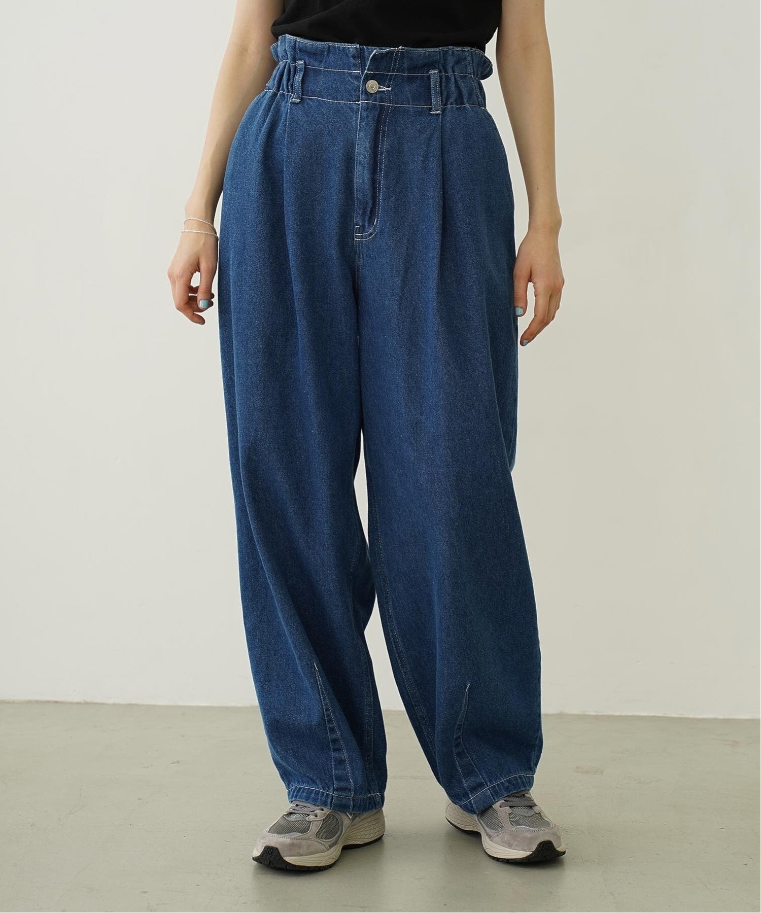【ミルクフェド/MILKFED.】のTUCK DENIM PANTS MILKFED. インテリア・キッズ・メンズ・レディースファッション・服の通販 founy(ファニー) 　ファッション　Fashion　レディースファッション　WOMEN　パンツ　Pants　デニムパンツ　Denim Pants　デニム　Denim　フェミニン　Feminine　フロント　Front　ラウンド　Round　ルーズ　Loose　LtINDIGO|ID: prp329100004550869 ipo3291000000032250343