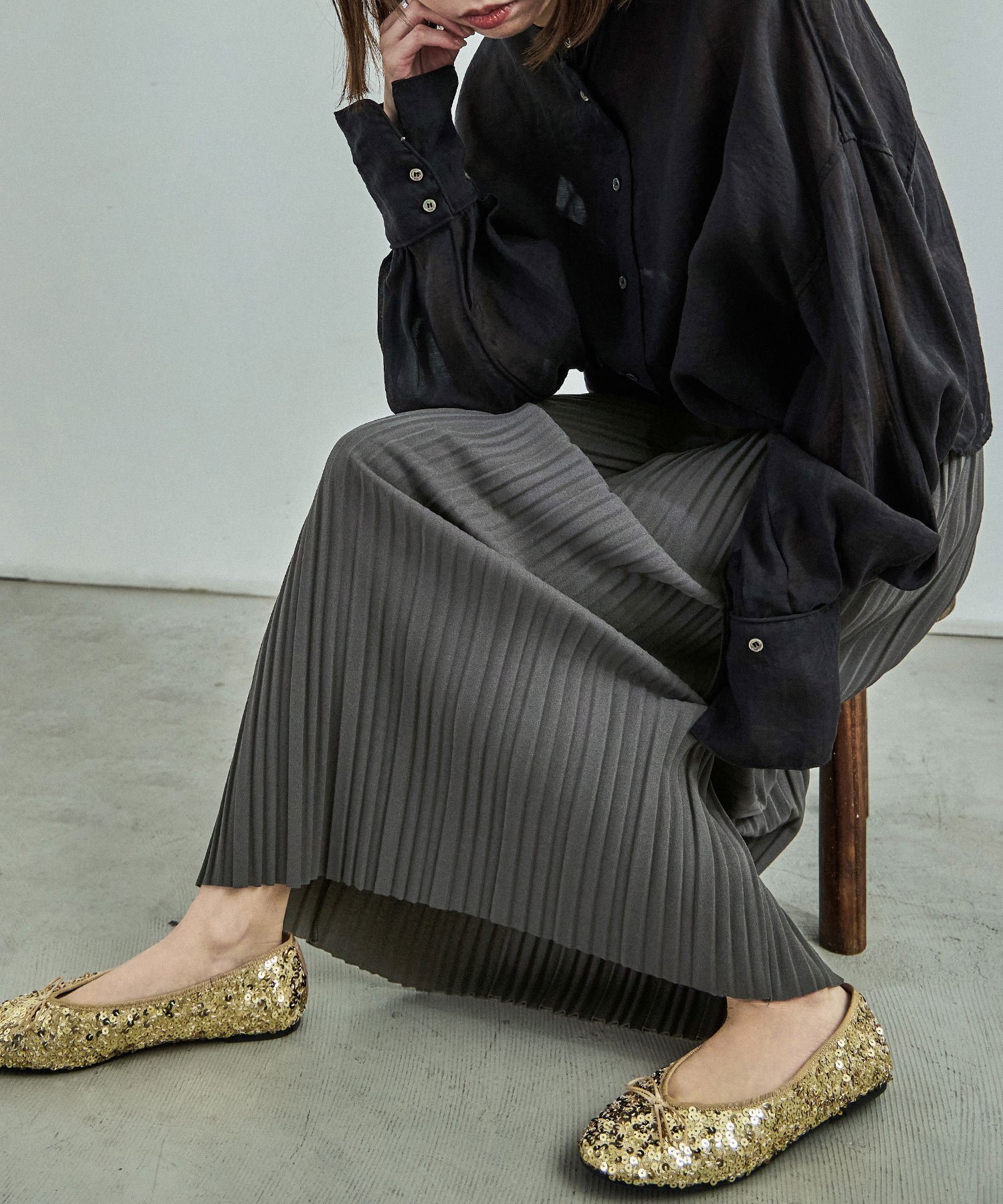 【その他のブランド/Other】のプリーツロングスカート インテリア・キッズ・メンズ・レディースファッション・服の通販 founy(ファニー) 　ファッション　Fashion　レディースファッション　Fashion for Women　スカート　Skirts　ロングスカート　Long Skirts / Maxi & Midi Skirts　シンプル　Simple, Minimal　タイトスカート　Pencil Skirt, Tight Skirt　プリーツ　Pleats, Pleated　ベーシック　Basic, Essential　ペンシル　Pencil, Pencil Skirt　ポケット　Pocket, Pocket Detail　ロング　Long, Long-Length　定番　Standard, Basic Item　ビジネス 仕事 通勤　Business / Work / Commuting　チャコール|ID: prp329100004551697 ipo3291000000032655339