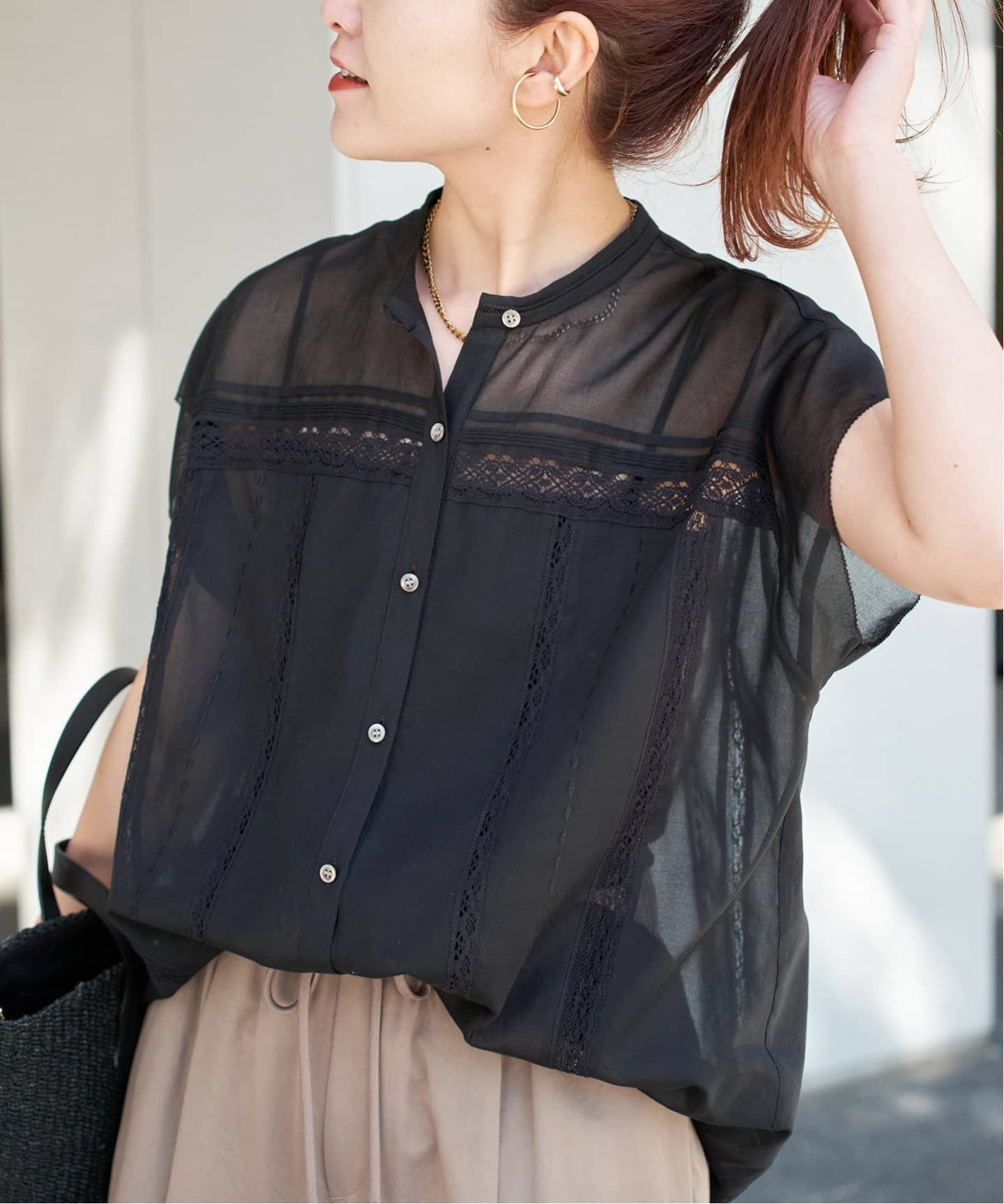 【スピック&スパン/Spick & Span】のCOローンフレンチレースブラウス インテリア・キッズ・メンズ・レディースファッション・服の通販 founy(ファニー) 　ファッション　Fashion　レディースファッション　Ladies' Fashion Online　トップス・カットソー　Tops/Tshirt　シャツ/ブラウス　Shirts/Blouses　スタンド　Stand　デニム　Denim　ボトム　Bottom　レース　Race　ワイド　Wide　エレガント 上品　Elegant　ブラック|ID: prp329100004551914 ipo3291000000032657496