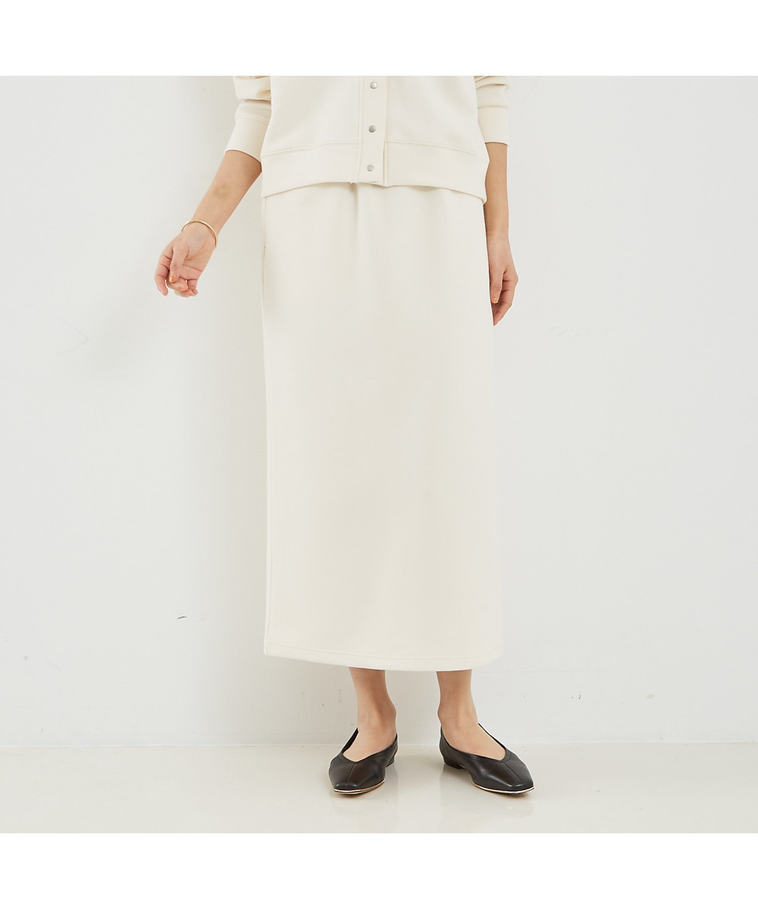 【アバハウスマヴィ/abahouse mavie】の【セットアップ対応】シルキーダンボールタイトスカート インテリア・キッズ・メンズ・レディースファッション・服の通販 founy(ファニー) 　ファッション　Fashion　レディースファッション　WOMEN　セットアップ　Setup　スカート　Skirt　カーディガン　Cardigan　ストレッチ　Stretch　セットアップ　Set Up　タイトスカート　Tight Skirt　フォルム　Form　オフホワイト|ID: prp329100004552228 ipo3291000000032213848