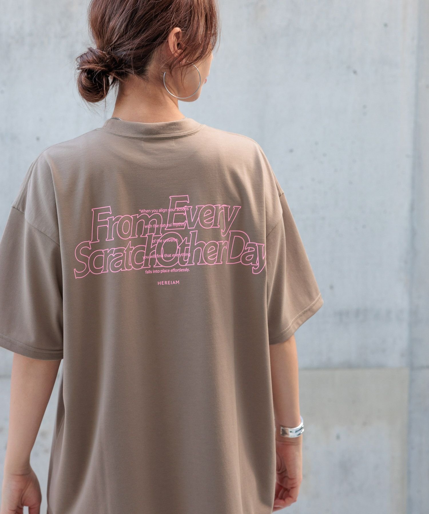【ベイフロー/BAYFLOW】の【HEREIAM】速乾 ユニセックス/ScratchOD TEE インテリア・キッズ・メンズ・レディースファッション・服の通販 founy(ファニー) 　ファッション　Fashion　レディースファッション　Ladies' Fashion Online　おすすめ　Recommend　とろみ　Thickness　スウェット　Sweat　スポーツ　Sports　ダウン　Down　デニム　Denim　プリント　Print　ペンシル　Pencil　ルーズ　Loose　レギンス　Leggings　ワイド　Wide　吸水　Water Absorption　ベージュ×ピンク55|ID: prp329100004552422 ipo3291000000032670539