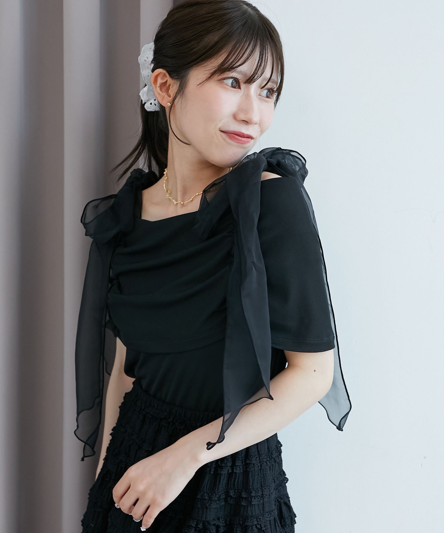 【マジェスティック レゴン/MAJESTIC LEGON】の肩リボンオフショルカットトップス インテリア・キッズ・メンズ・レディースファッション・服の通販 founy(ファニー) 　ファッション　Fashion　レディースファッション　Fashion for Women　トップス・カットソー　Cut & Sew Tops　エアリー　Airy Texture　カットソー　Cut and Sewn Top　ギャザー　Gathered, Ruffled　シンプル　Simple, Minimal　ダウン　Down, Puffer　トレンド　Trend, Trending Now　フィット　Fit, Slim Fit　フェミニン　Feminine, Girly　ボトム　Bottoms, Lower Wear　リボン　Ribbon, Bow　再入荷　Restock / Back in Stock　ブラック|ID: prp329100004552547 ipo3291000000033624180