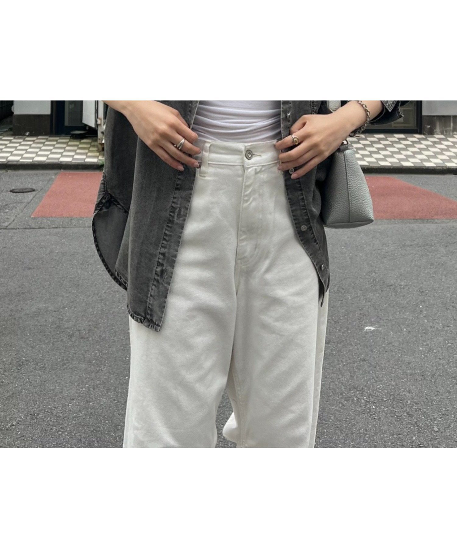 【ジェナ エスパス メルヴェイユ/Jena espace merveilleux】の【販売後即完売】【夏も着れる】テンセルデニムシャツ インテリア・キッズ・メンズ・レディースファッション・服の通販 founy(ファニー) 　ファッション　Fashion　レディースファッション　Fashion for Women　トップス・カットソー　Cut & Sew Tops　シャツ・ブラウス・オフィスカジュアル　Elegant Blouses & Button-Ups　春　Spring　スマート　Smart, Elegant　とろみ　Fluid, Flowy Fabric　デニム　Denim, Jeans Material　A/W・秋冬　Autumn/Winter　S/S・春夏　SS, Spring/Summer, Warm Season　再入荷　Restock / Back in Stock　おすすめ　Recommended / Our Picks　夏　Summer　グレー|ID: prp329100004552622 ipo3291000000033391897