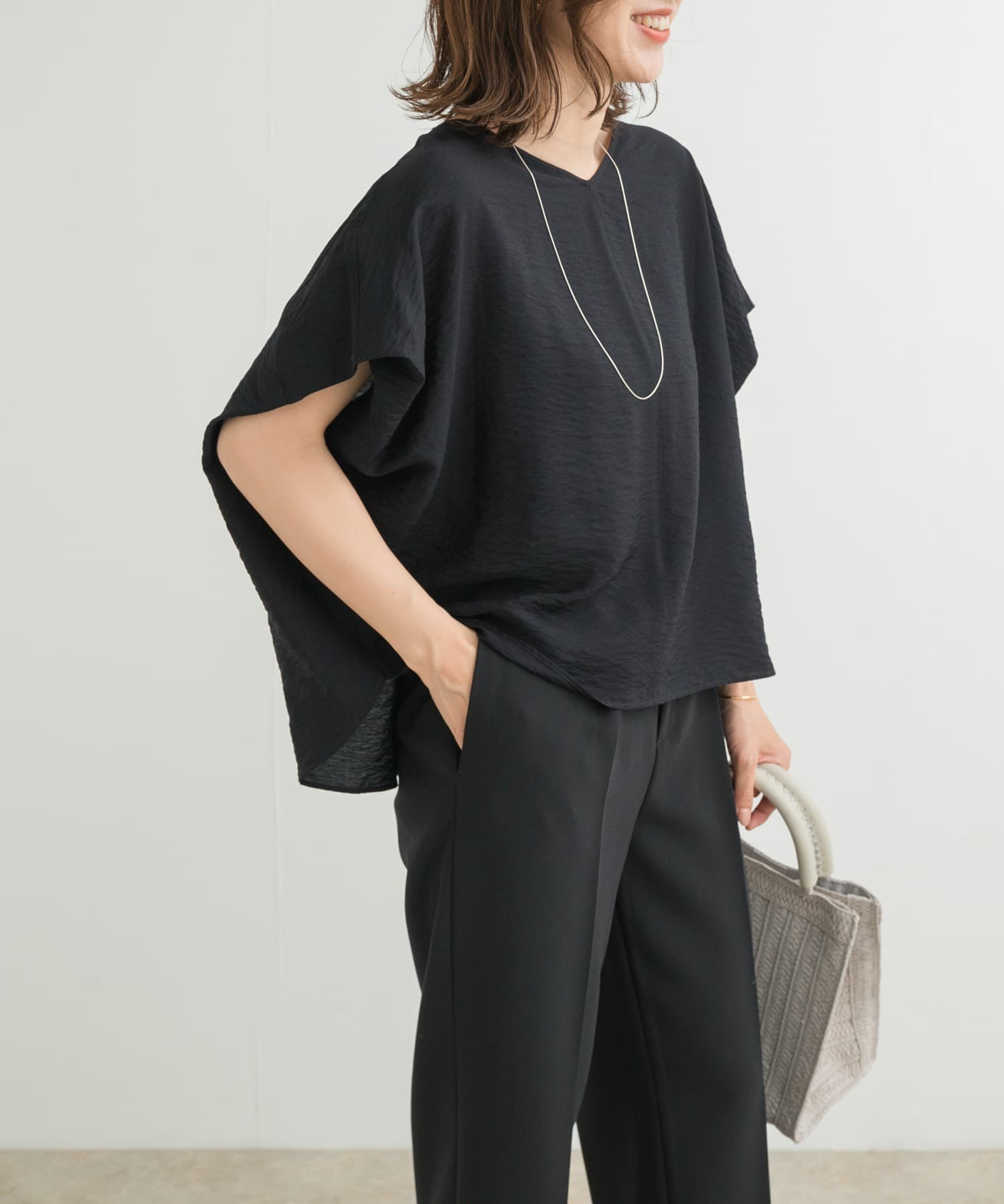 【アーバンリサーチ ドアーズ/URBAN RESEARCH DOORS】のバックタックコクーンブラウス インテリア・キッズ・メンズ・レディースファッション・服の通販 founy(ファニー) 　ファッション　Fashion　レディースファッション　Fashion for Women　トップス・カットソー　Cut & Sew Tops　シャツ・ブラウス・オフィスカジュアル　Elegant Blouses & Button-Ups　バッグ　Bags　2025年　2025　2025春夏・S/S　Spring/Summer 2025 SS25　エアリー　Airy Texture　コクーン　Cocoon, Cocoon Silhouette　スリーブ　Sleeve, Long Sleeve / Short Sleeve　リラックス　Relax, Relaxed Fit　エレガント 上品　Elegant　夏　Summer　S/S・春夏　SS, Spring/Summer, Warm Season　NAVY|ID: prp329100004552760 ipo3291000000032369043